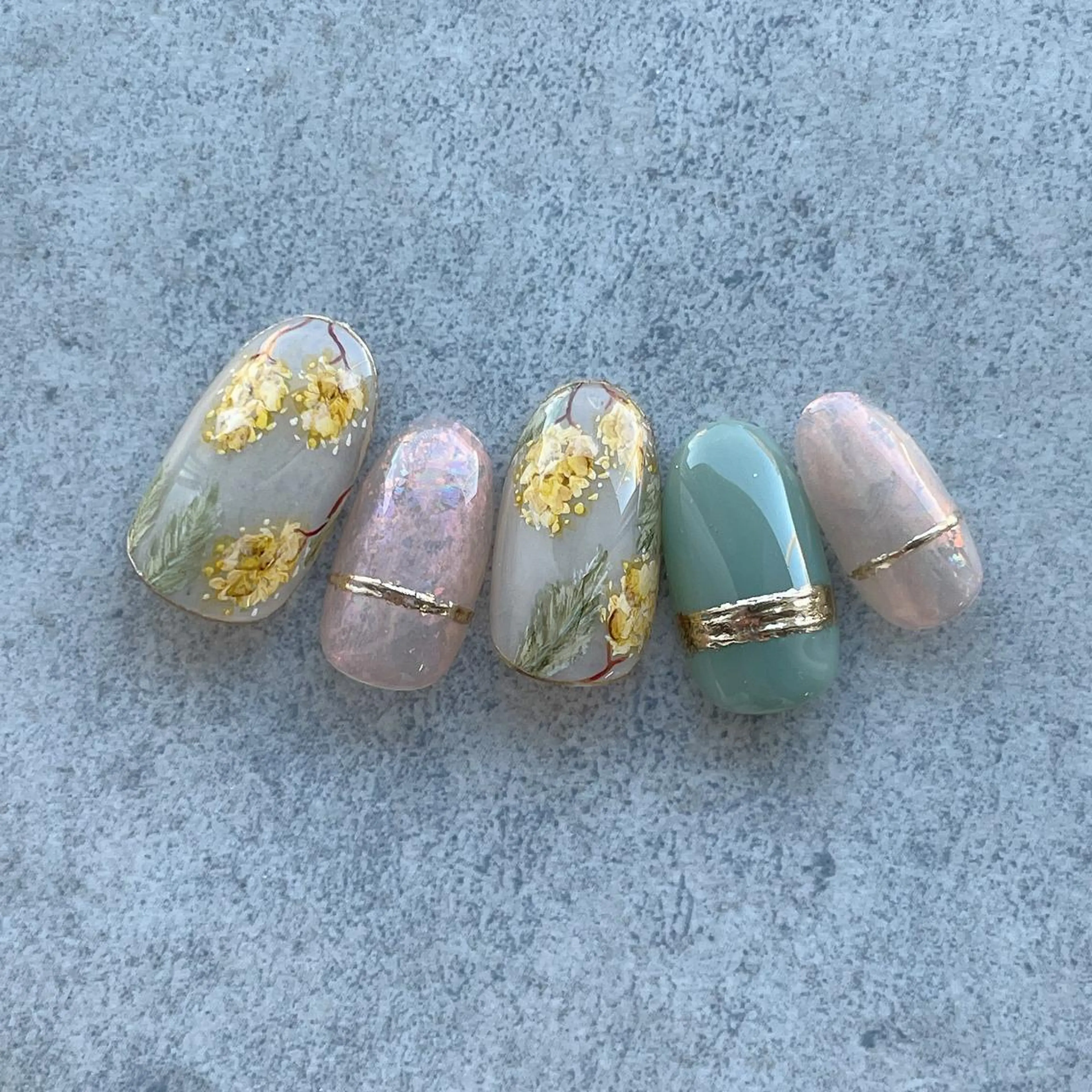 ネイル 春ネイル amulet TOMOMIのネイルデザイン