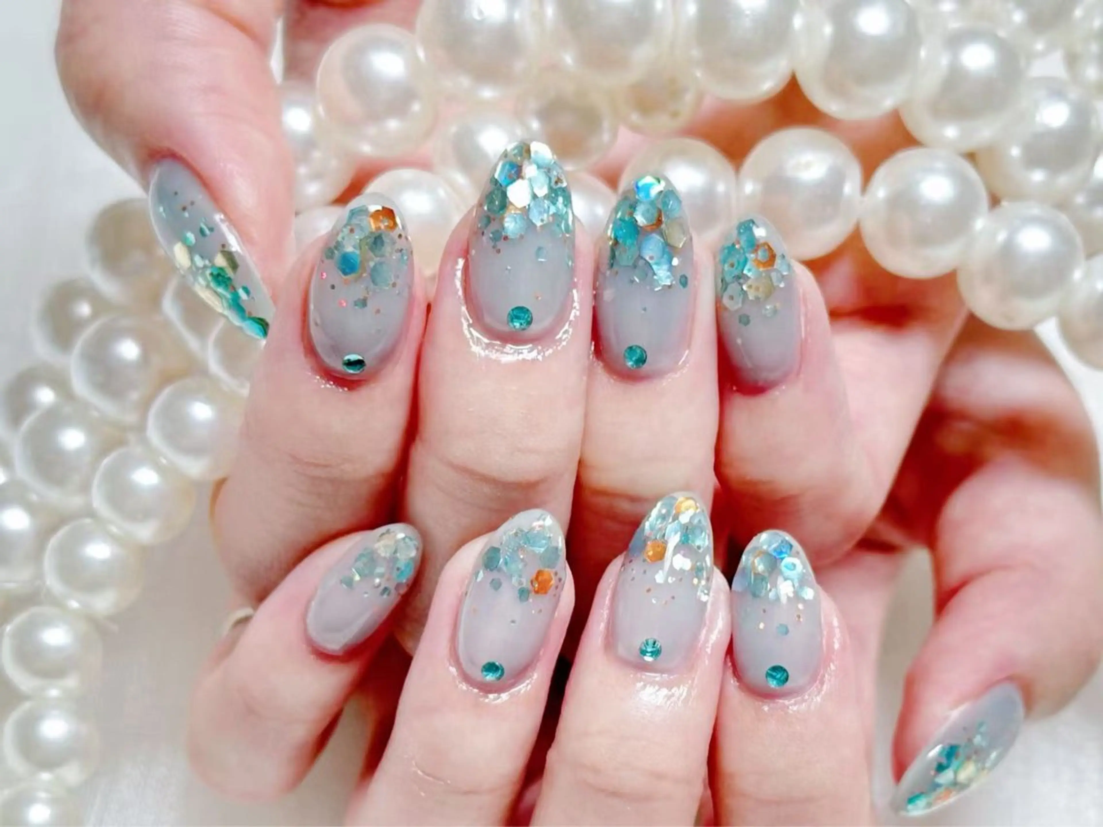ネイル オーロラネイル 長さ出し フレンチネイル ガーリー キラキラネイル RIn 🎀のネイルデザイン