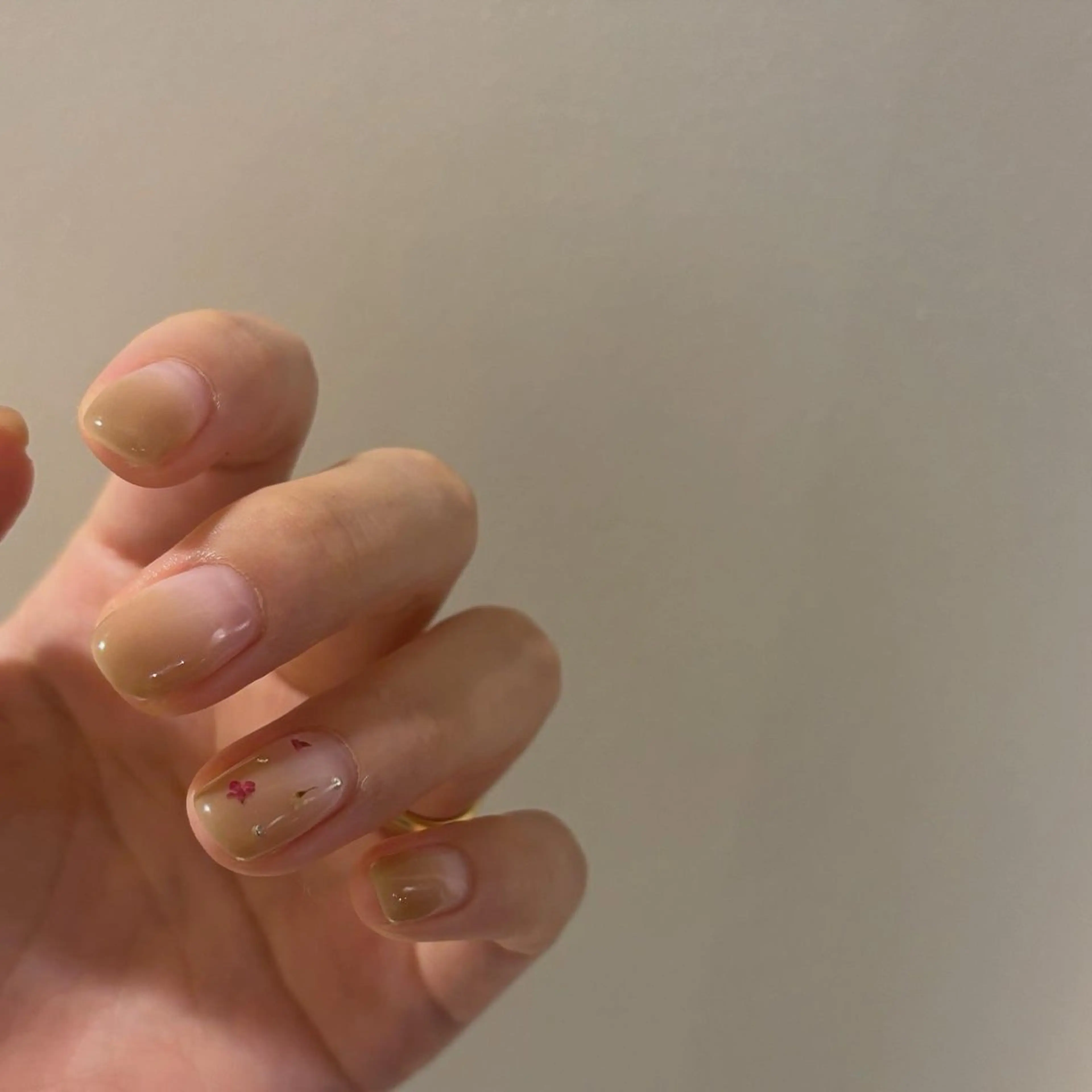 ネイル ドット ハンドネイル Elio所属・Elio 国泰寺のネイルデザイン