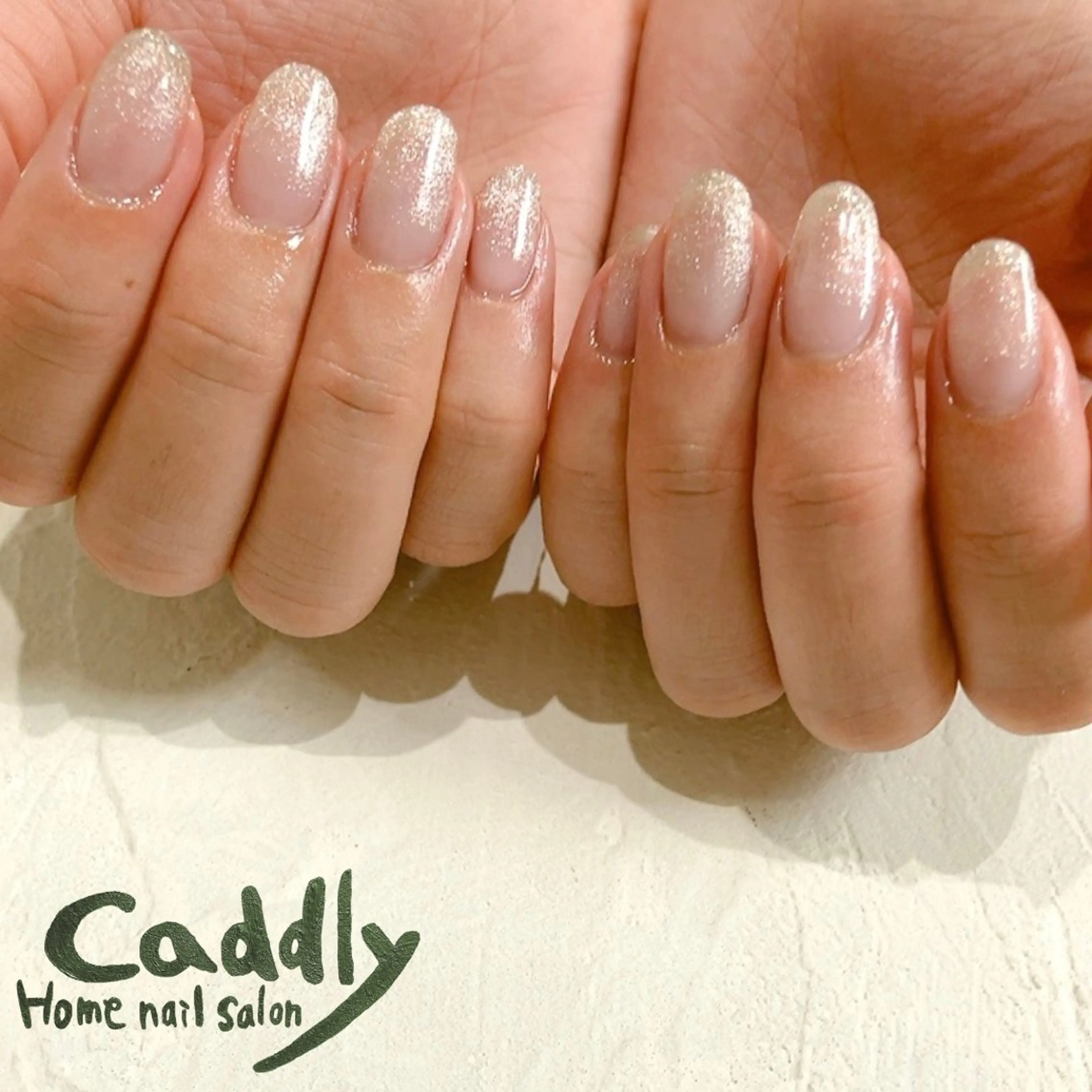 ネイル グラデーション キラキラネイル マグネットネイル ハンドネイル caddly naoのネイルデザイン