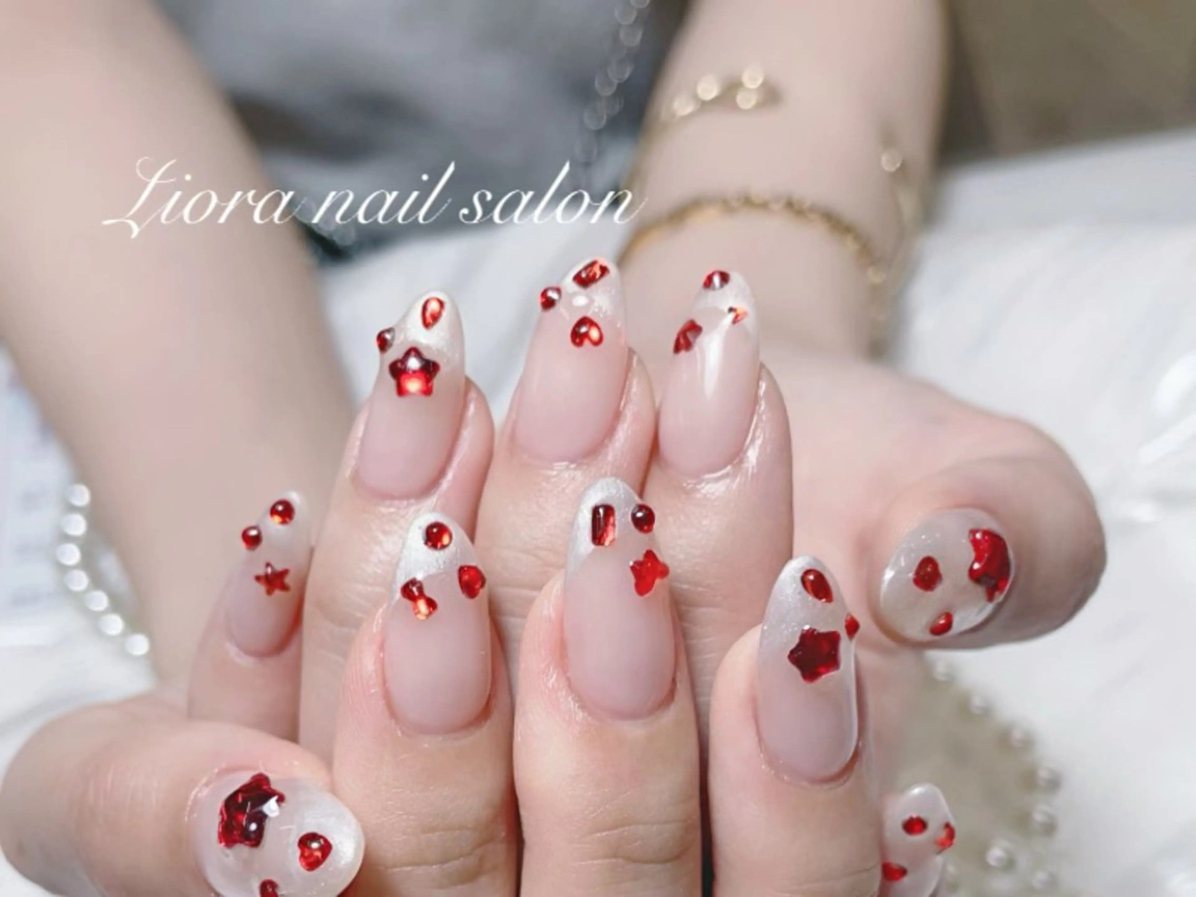 ネイル フレンチネイル ジェルネイル ガーリー グラデーション キラキラネイル ハンドネイル Liora nail スカルプ専門店のネイルデザイン