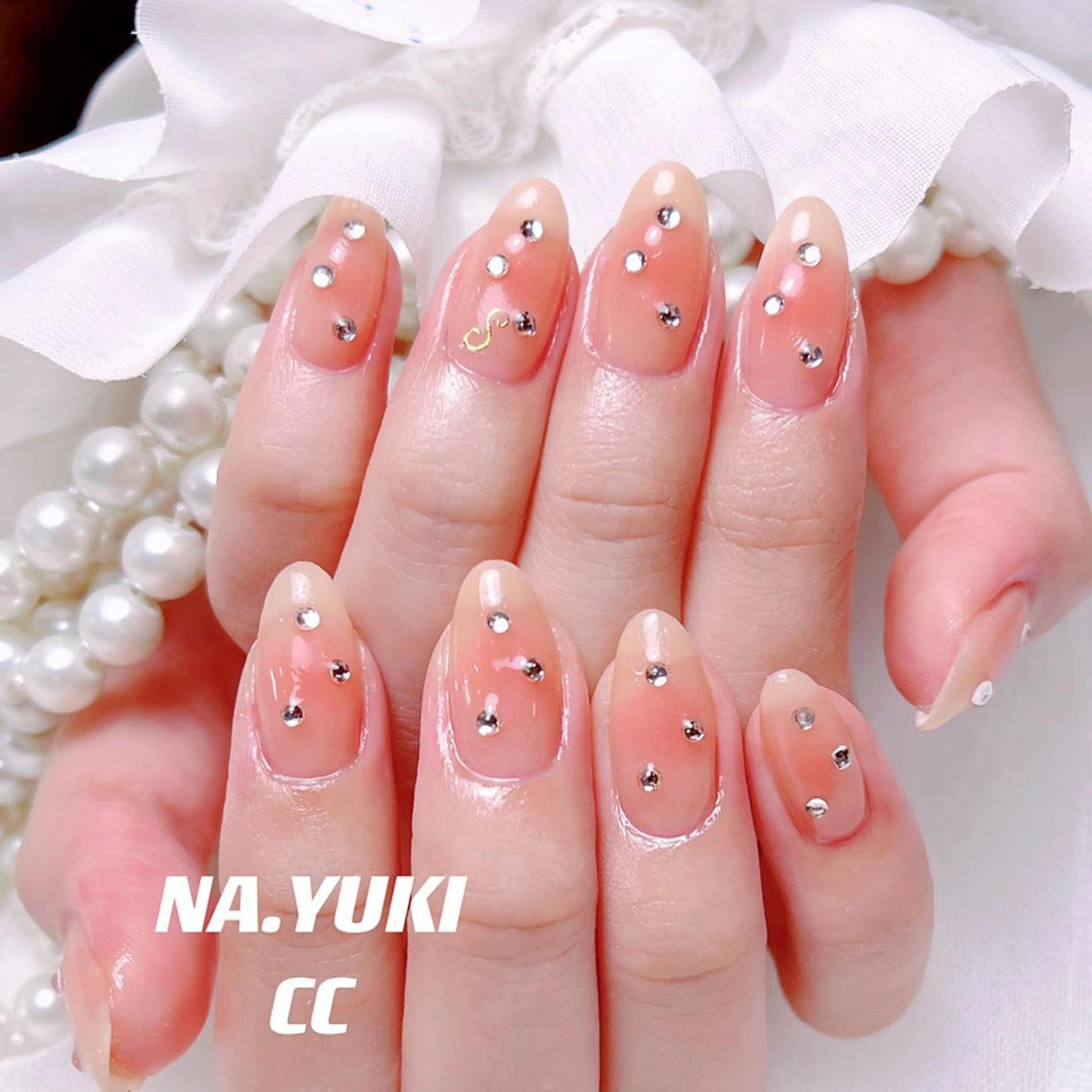 ネイル 🦋 Queenieのネイルデザイン