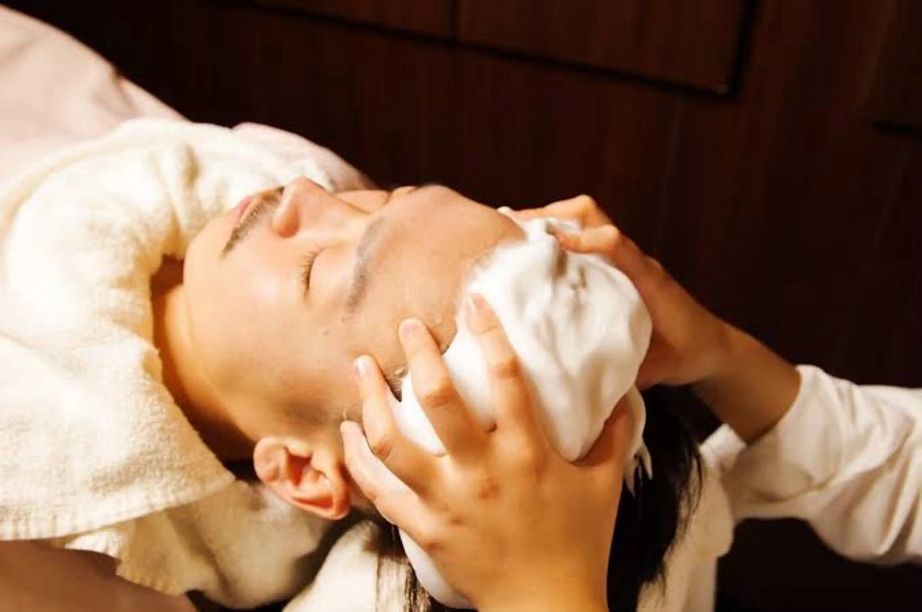 ヒロ銀座　銀座本店所属・荒岡 洋宣のヘアスタイル