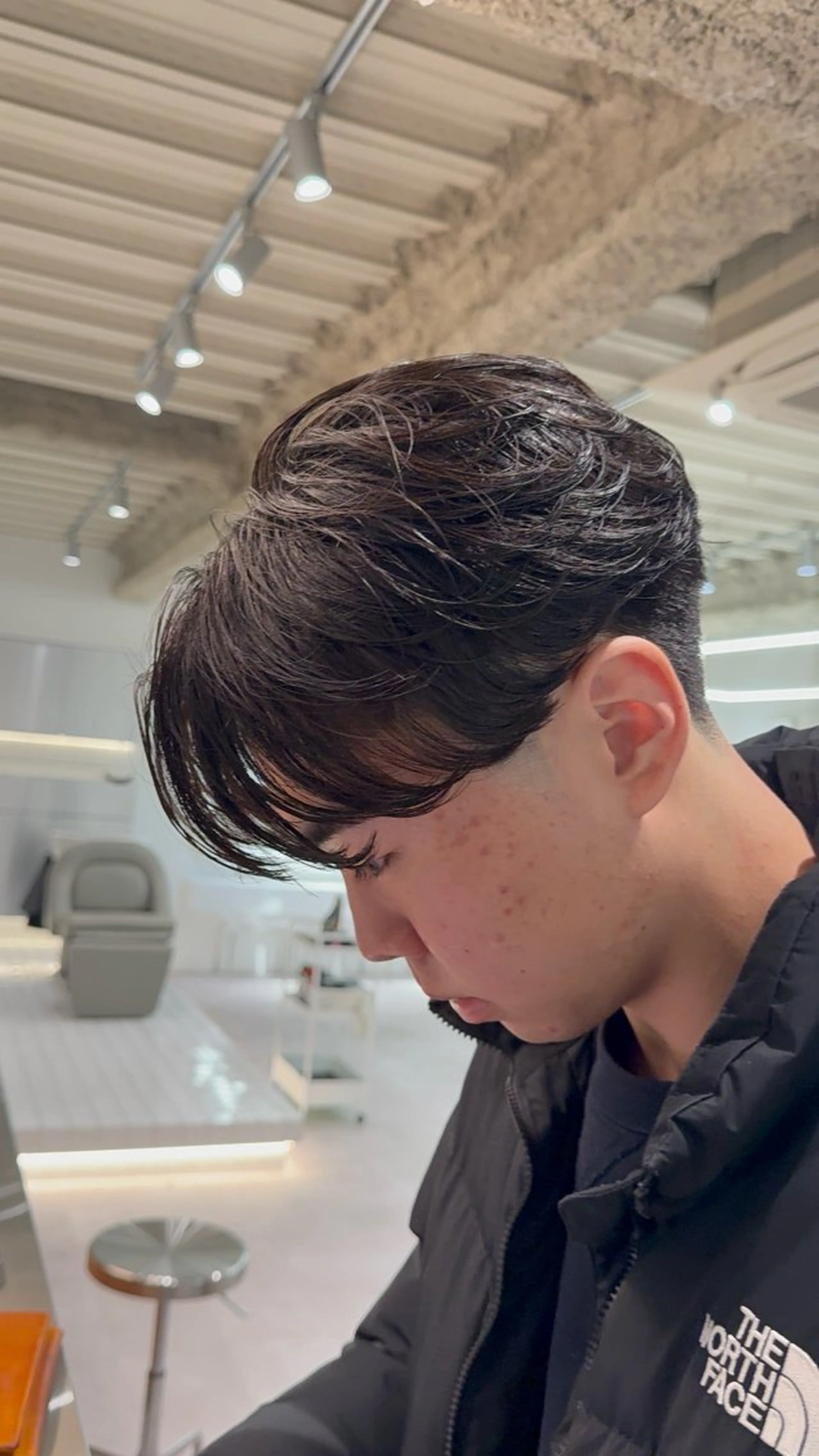 ショート パーマ メンズ センターパート フェードカット メンズパーマ ニュアンスパーマ カット パーマ トリートメント MEN’S SALON HAVANA所属・渋谷/スパイキー/ メンズパーマ千尋のヘアスタイル