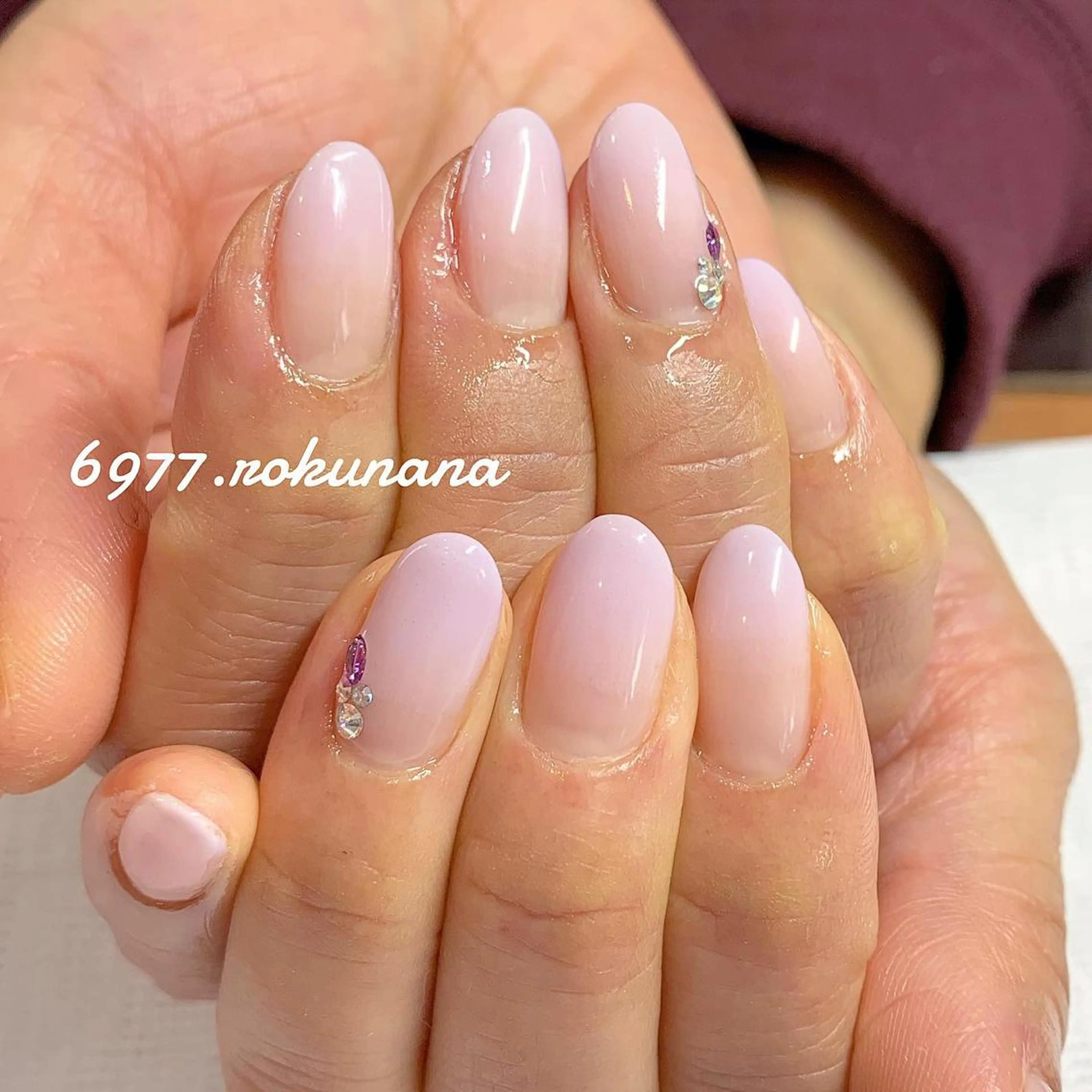 ネイル グラデーション ストーンネイル ハンドネイル rokunana 佐野のネイルデザイン