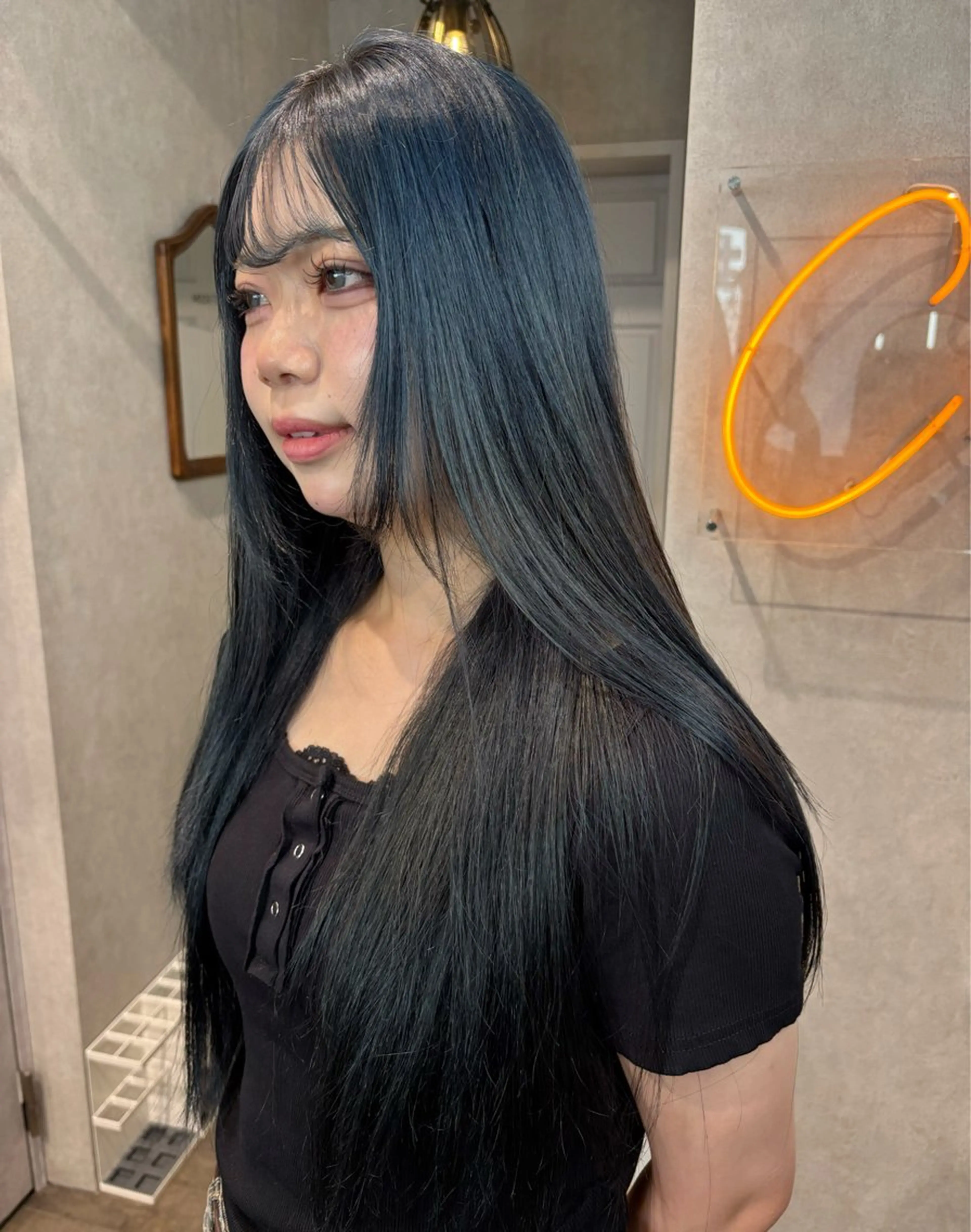 ロング カラー ヘアアレンジ 切りっぱなしボブ ブリーチ ダブルカラー イヤリングカラー ハイライトカラー ヘアカラー iona/ハイトーン /ネイルのネイルデザイン