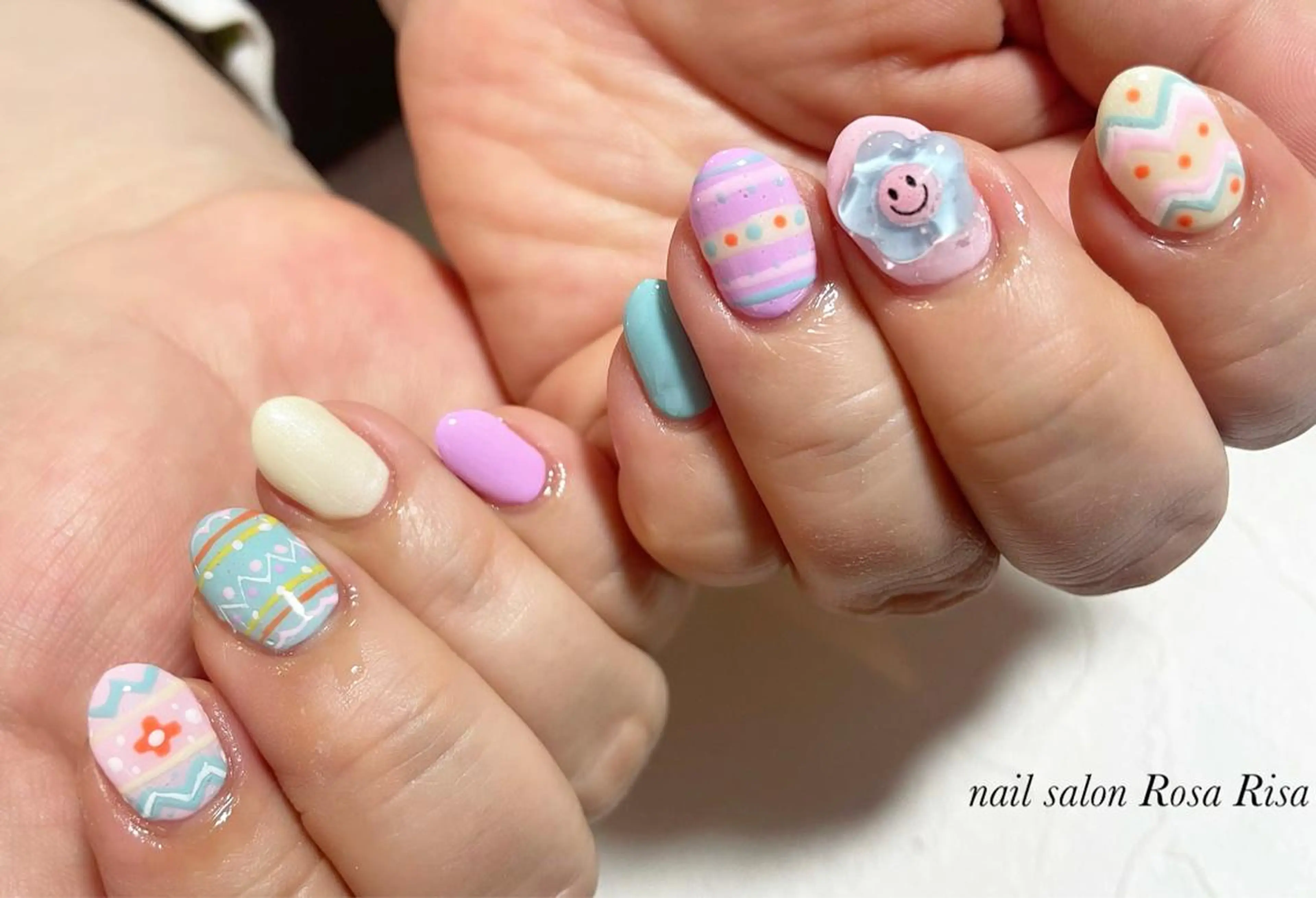 ミディアム ネイル イースター ハンドネイル ネイルスタジオ シェイクユアハンズのネイルデザイン
