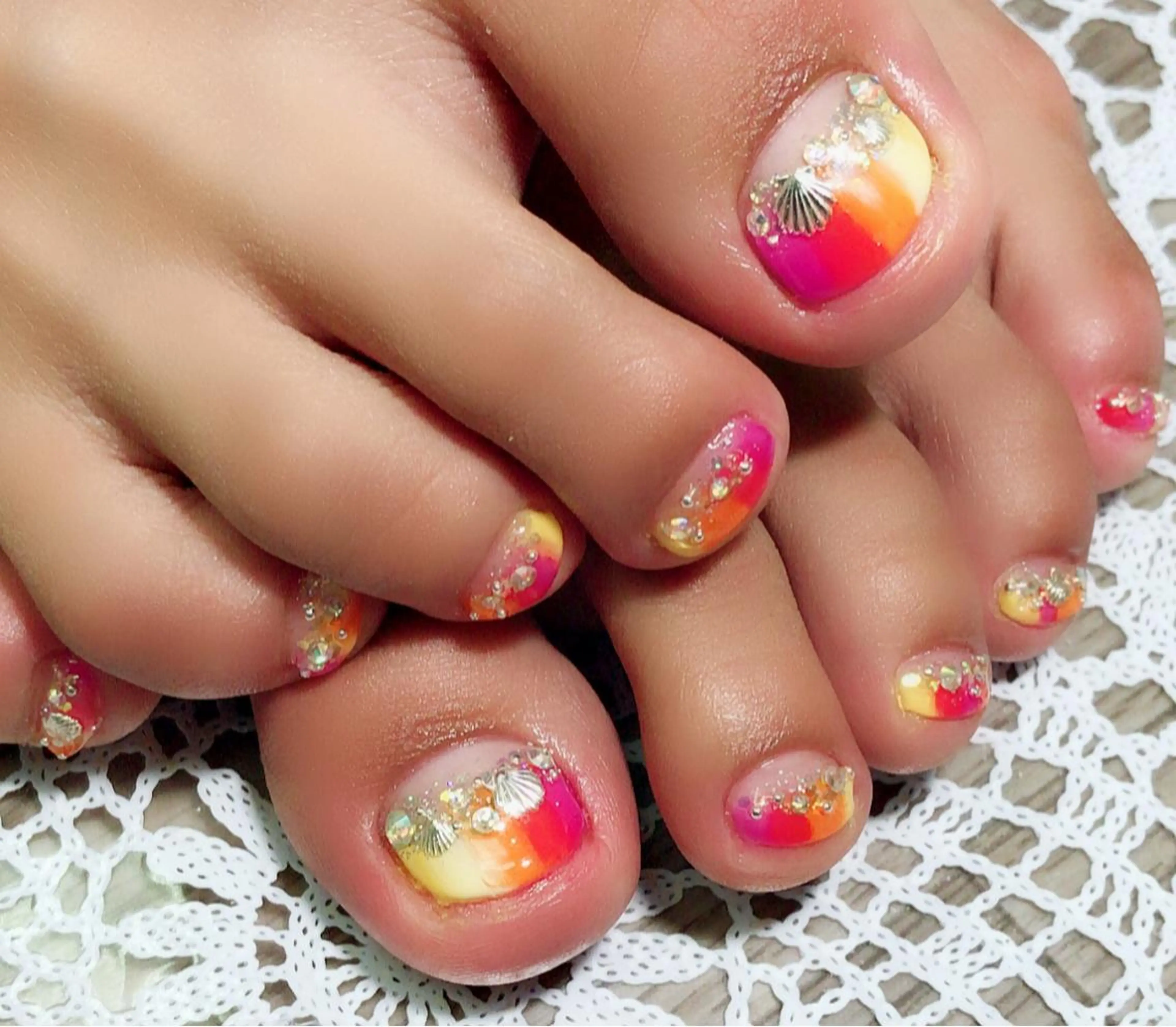 ネイル フットネイル 持ち込み ハンドネイル ラウバイマノマノ なかざとのネイルデザイン