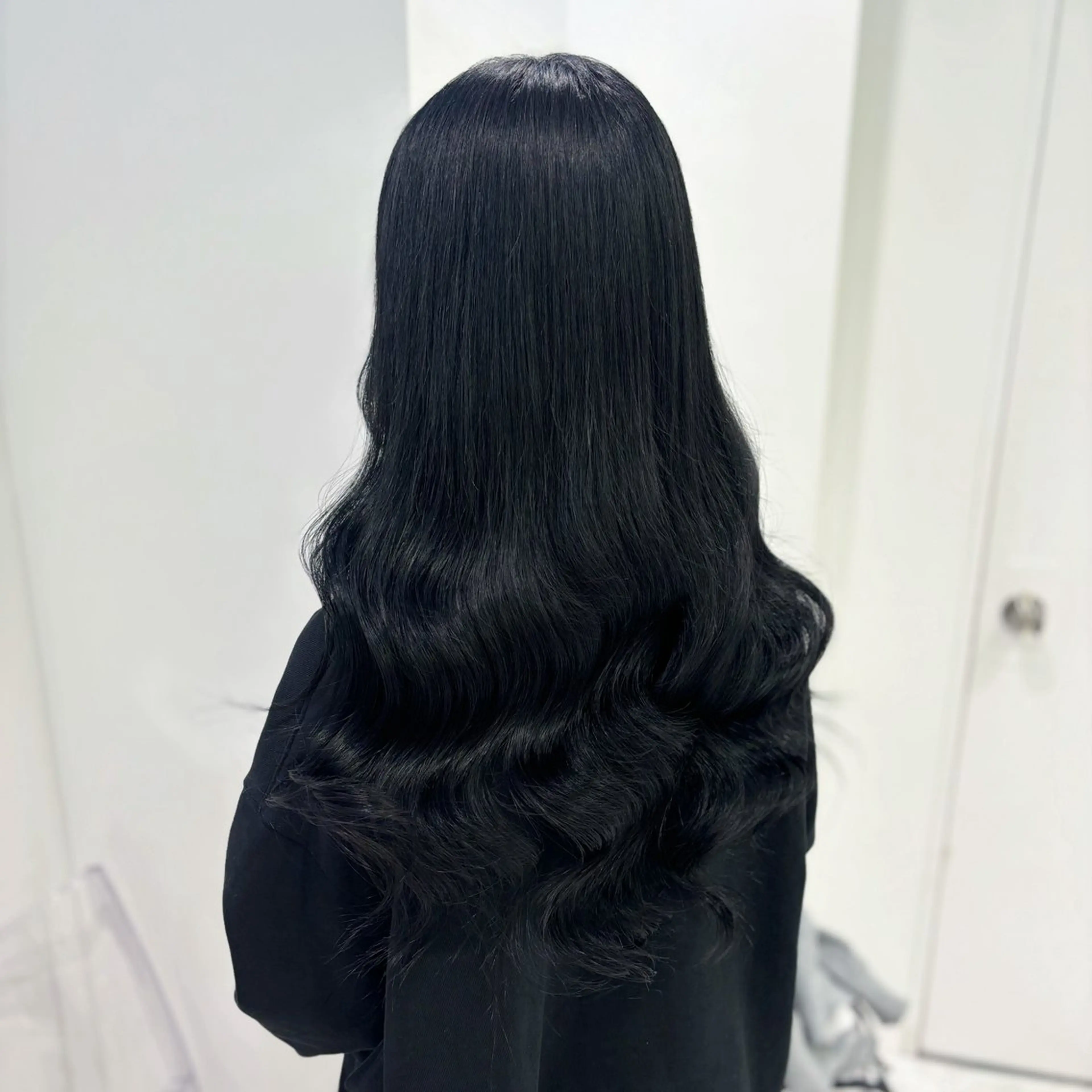 セミロング カラー 🩵色落ち可愛い 寒色カラー🩵のヘアスタイル