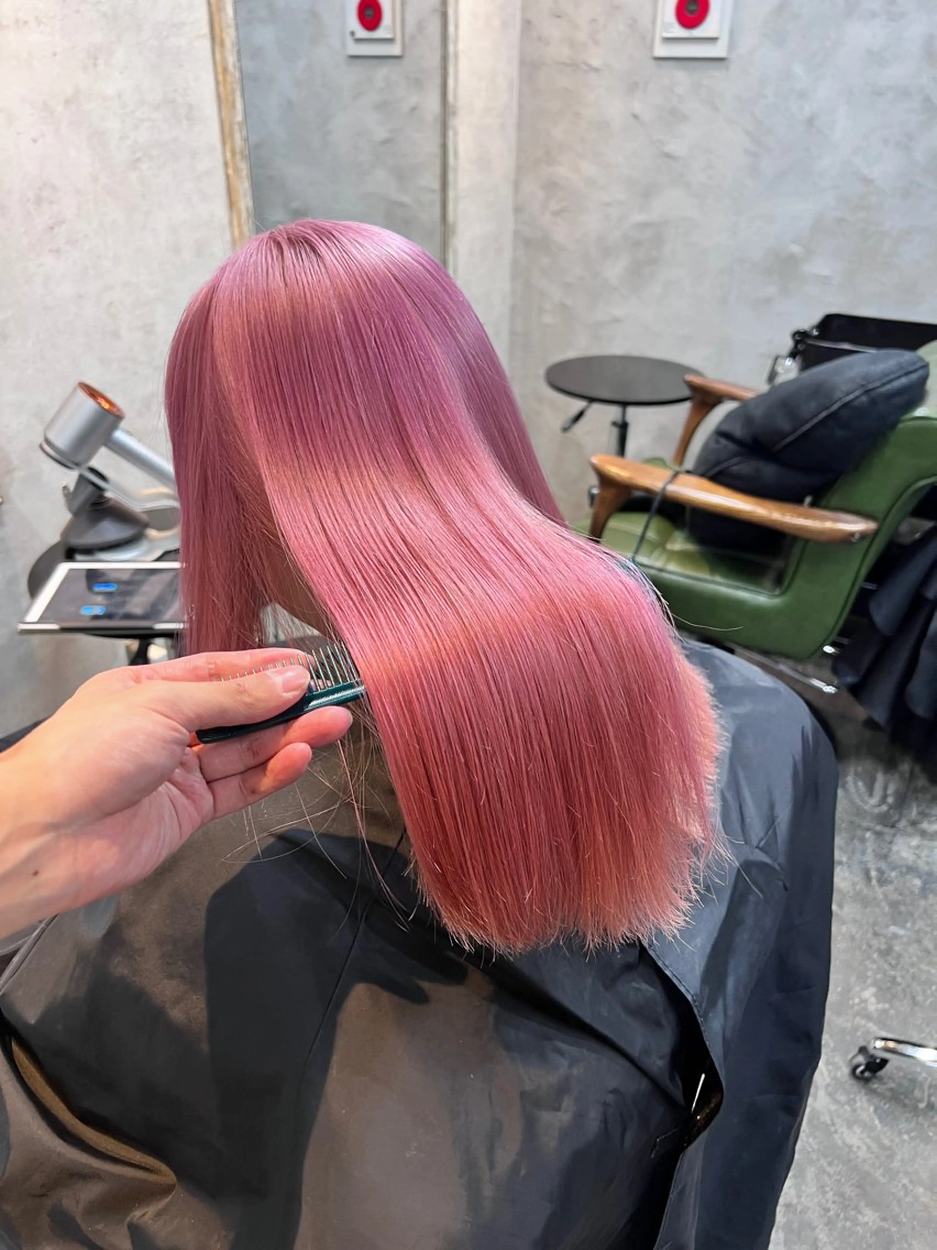 ロング カラー ブリーチ ピンクカラー apollo yokohama所属・バレイヤージュ横浜 ハイライトのヘアスタイル