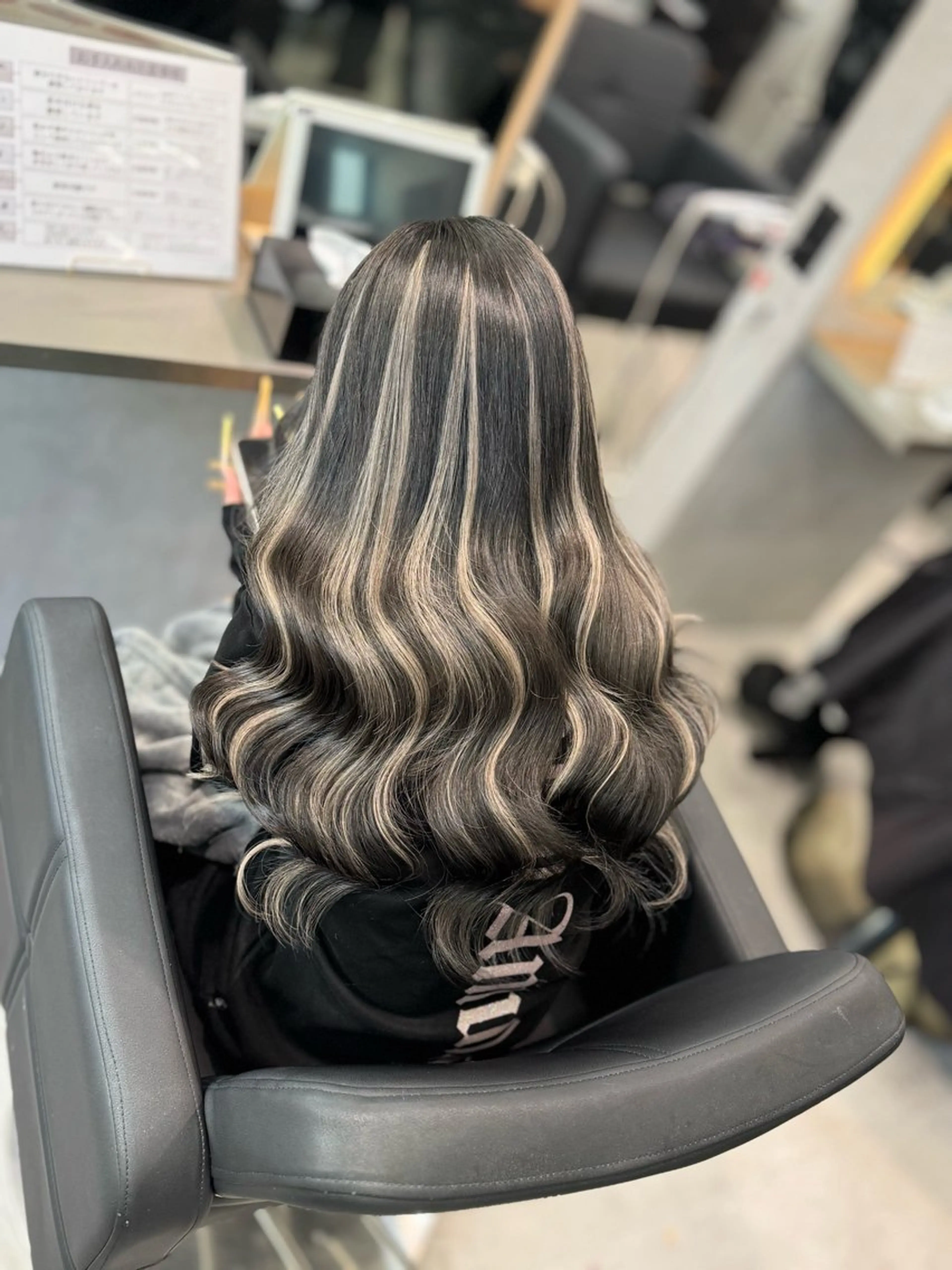 ロング カラー ハイライトカラー エクステ ハイライト ヘアカラー エクステ ギャルの女神/ Shionのヘアスタイル