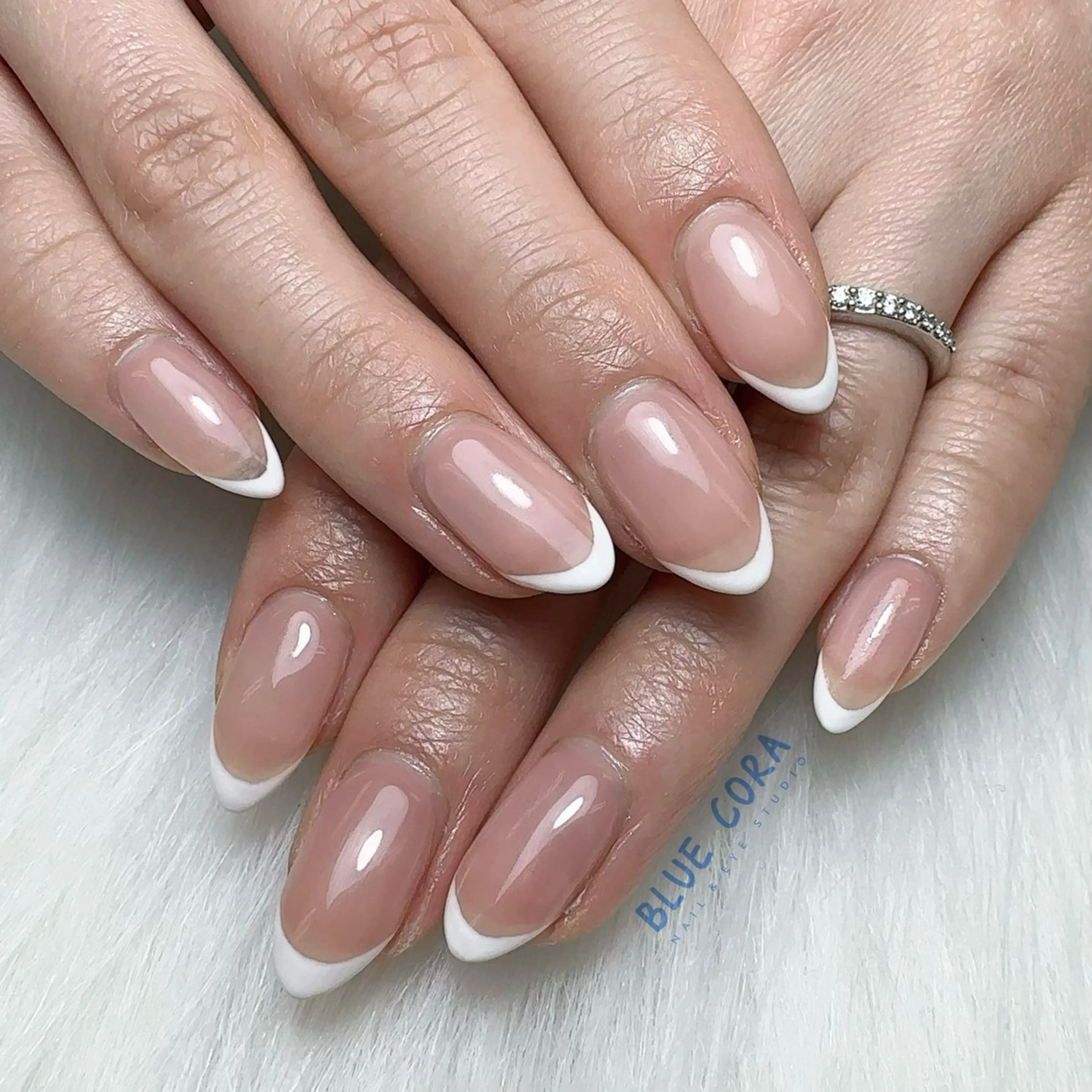 【初回オフ無料】★HAND🤍クリアベースフレンチ♪ベースカラー+¥1000♪ ✨ケア込みの写真