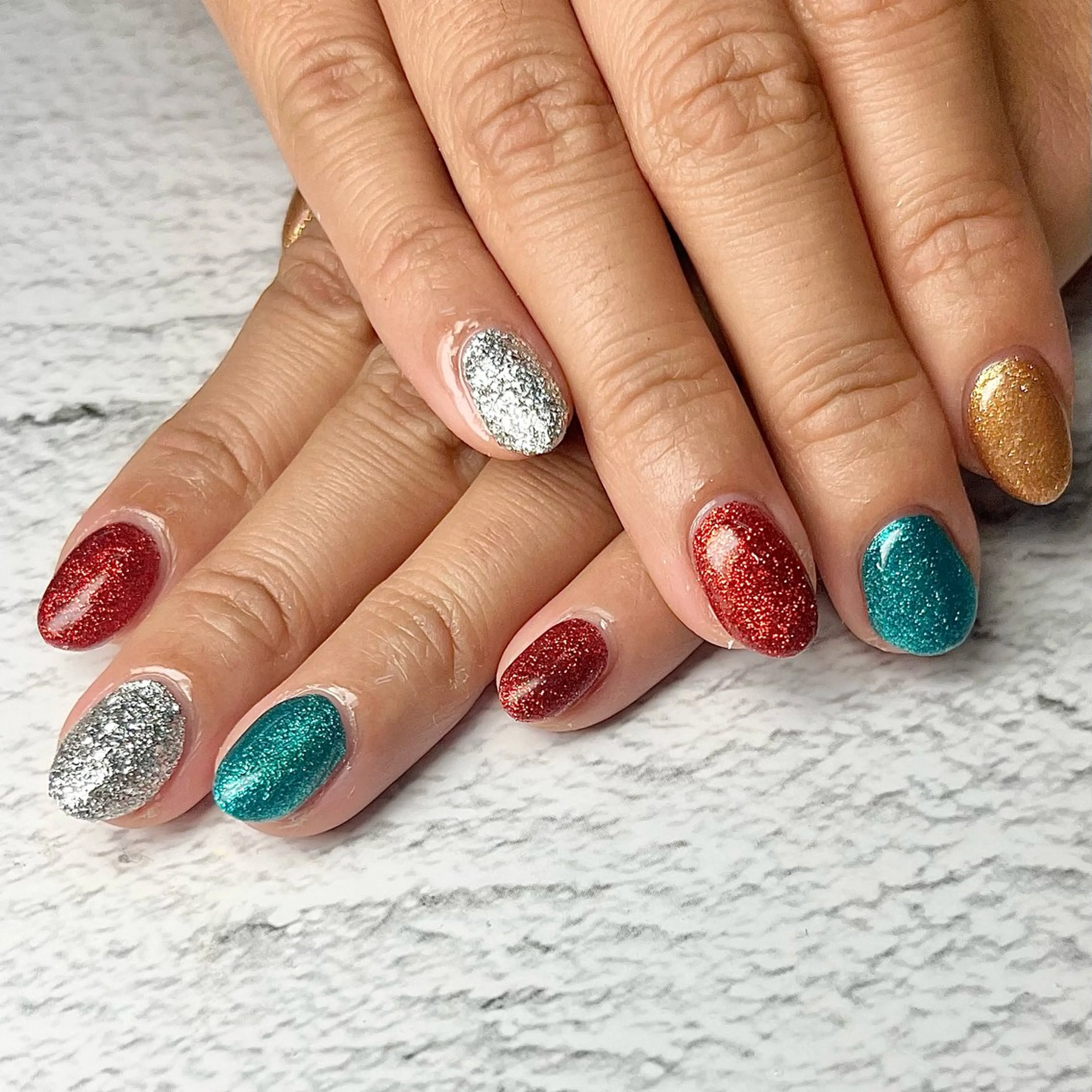 ネイル シンプルネイル 冬ネイル クリスマス ハンドネイル Queen nail 北堀江 ASUKAのネイルデザイン