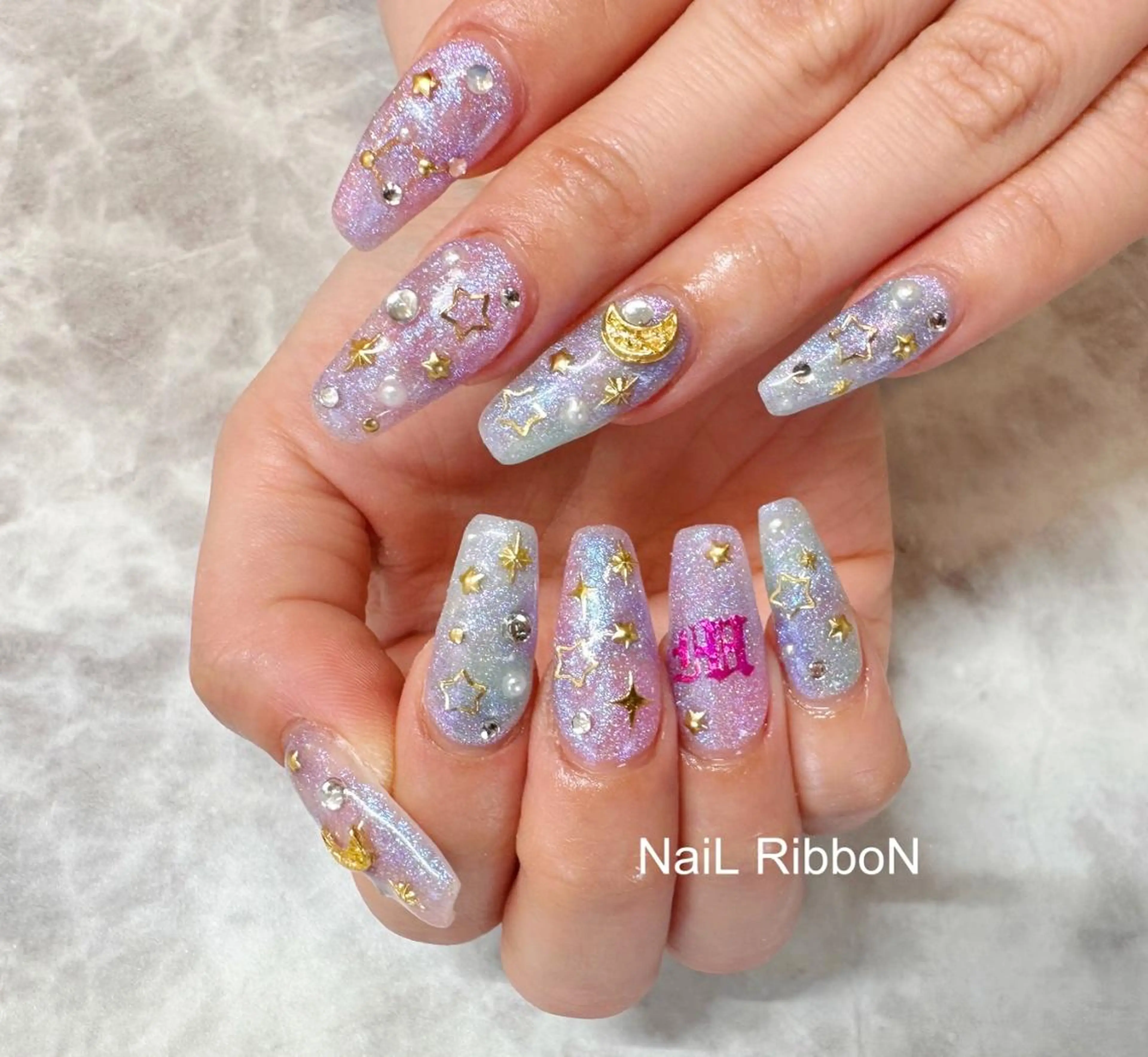 ネイル ネイルリボン 受付スタッフのネイルデザイン