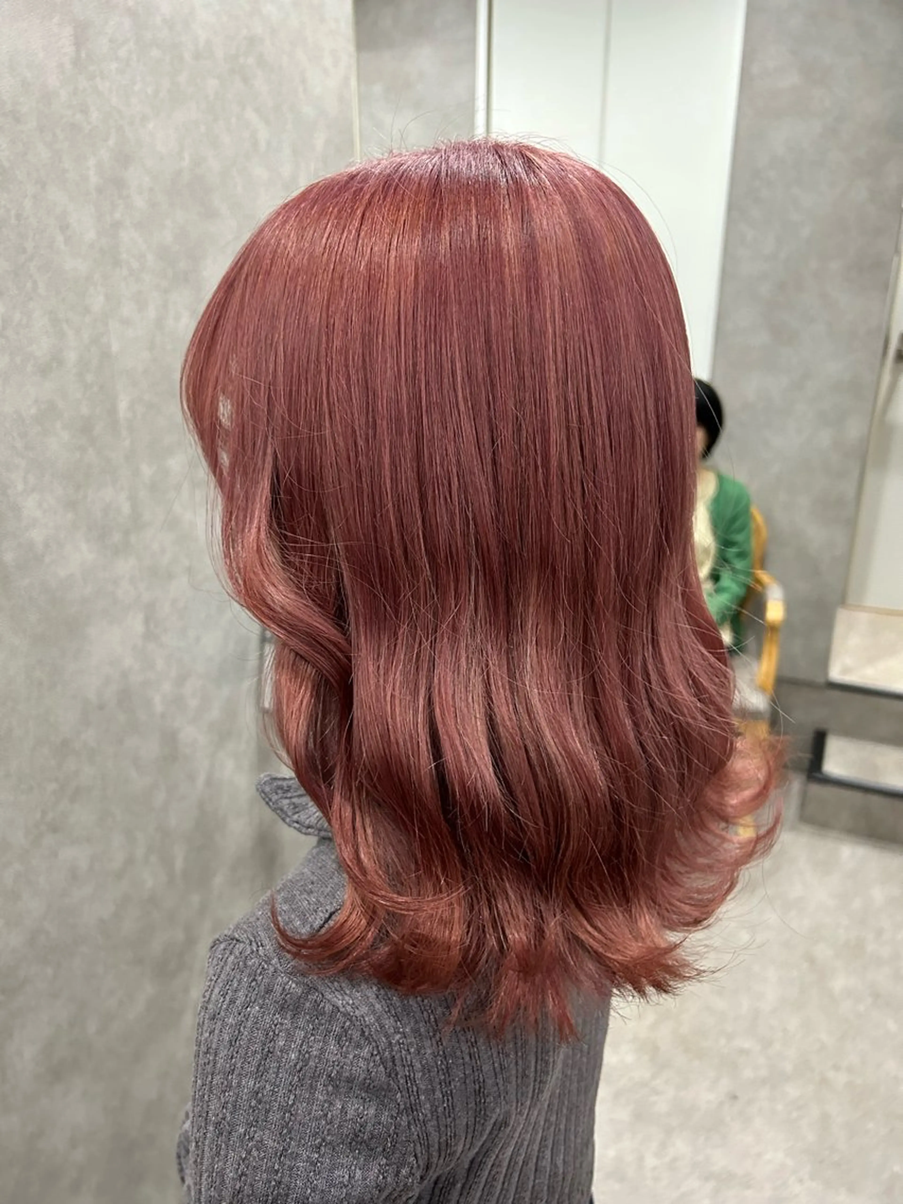 ミディアム カラー ベージュカラー ピンクカラー ピンクベージュ ヘアカラー トリートメント 廣瀬 あずさのヘアスタイル