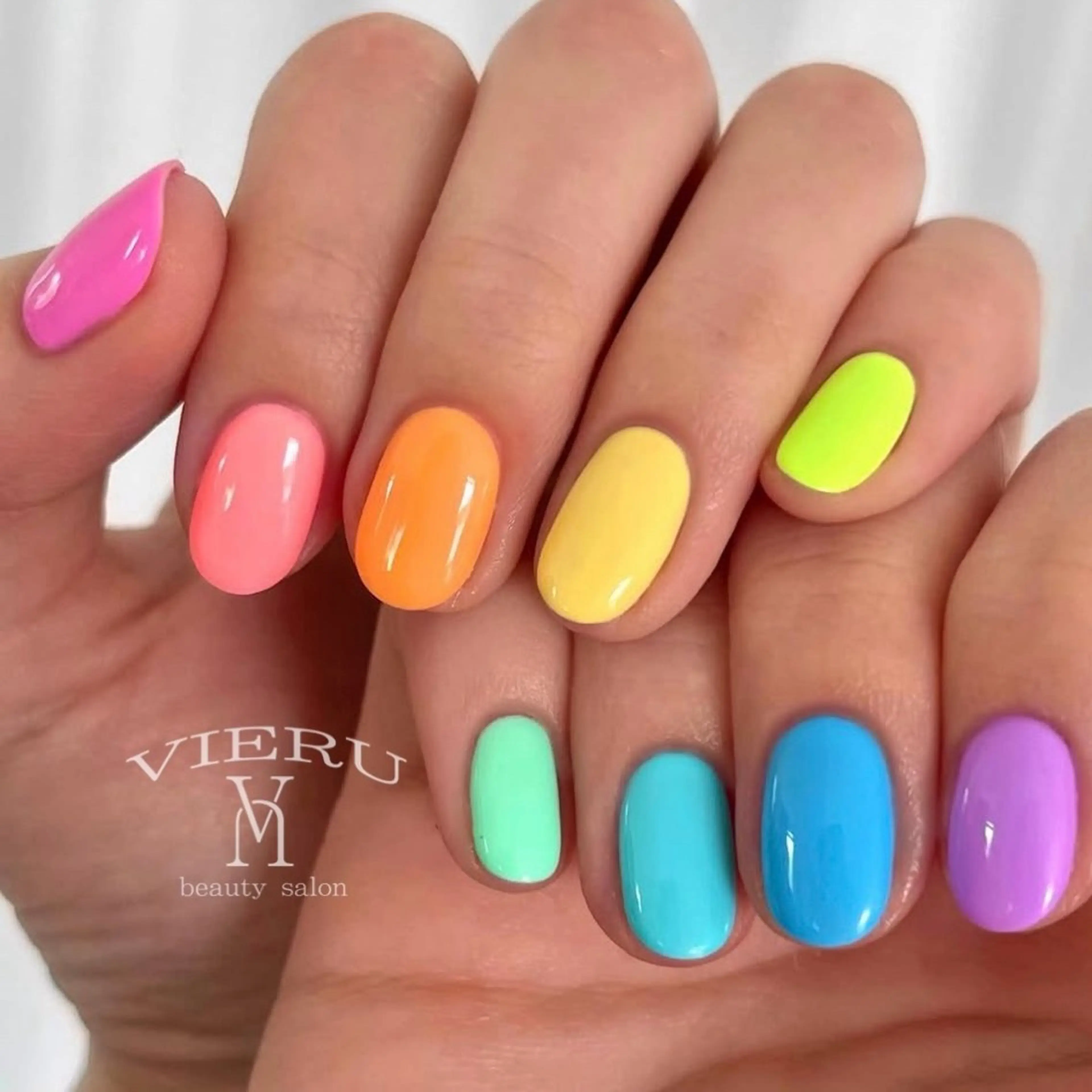 ネイル ハンドネイル VIERU 🌈🎀💖のネイルデザイン
