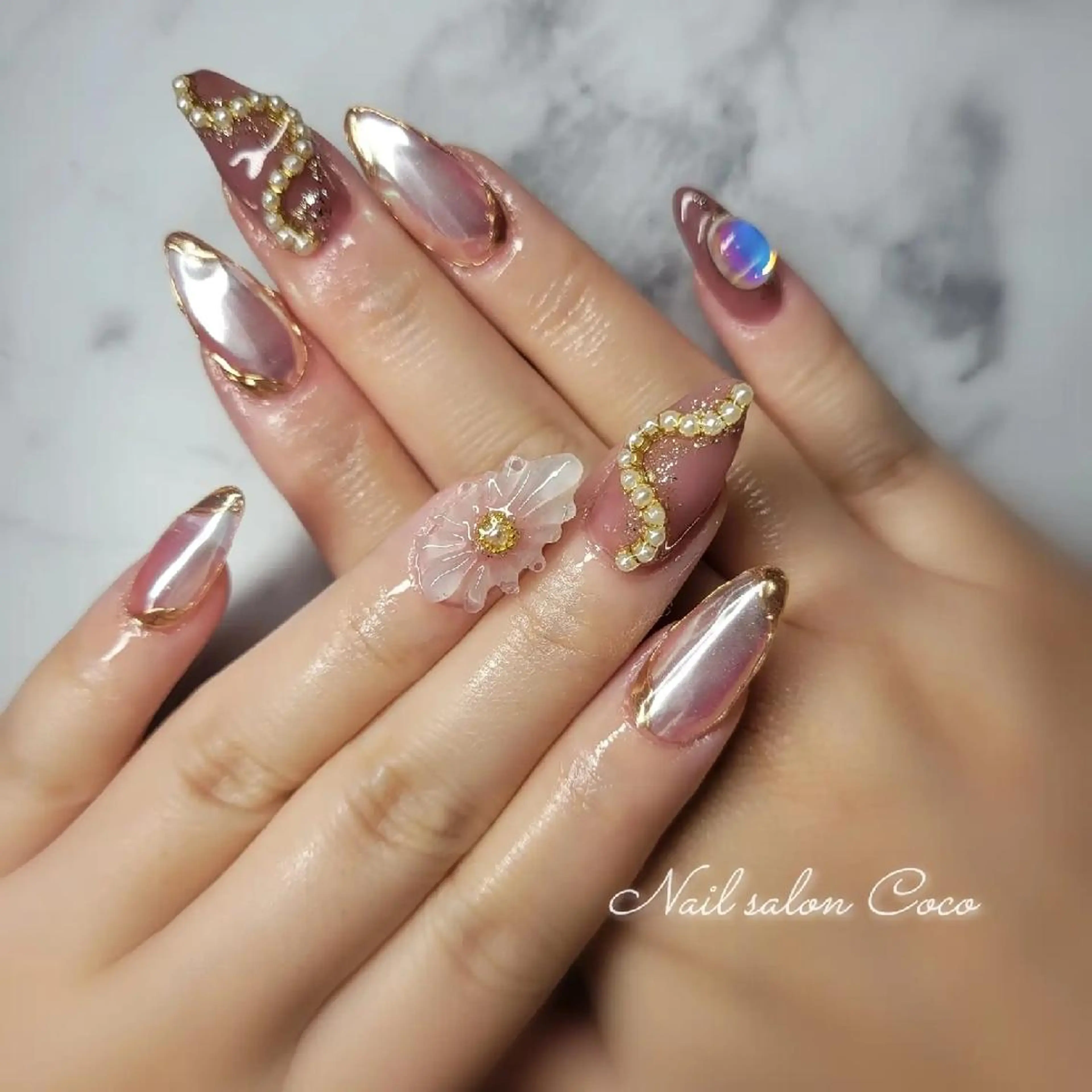 ネイル オーロラネイル ブラウン ジェルネイル ニュアンスネイル ピンク Nail salon Coco所属・Nail salon Coco【溝の口駅】のネイルデザイン