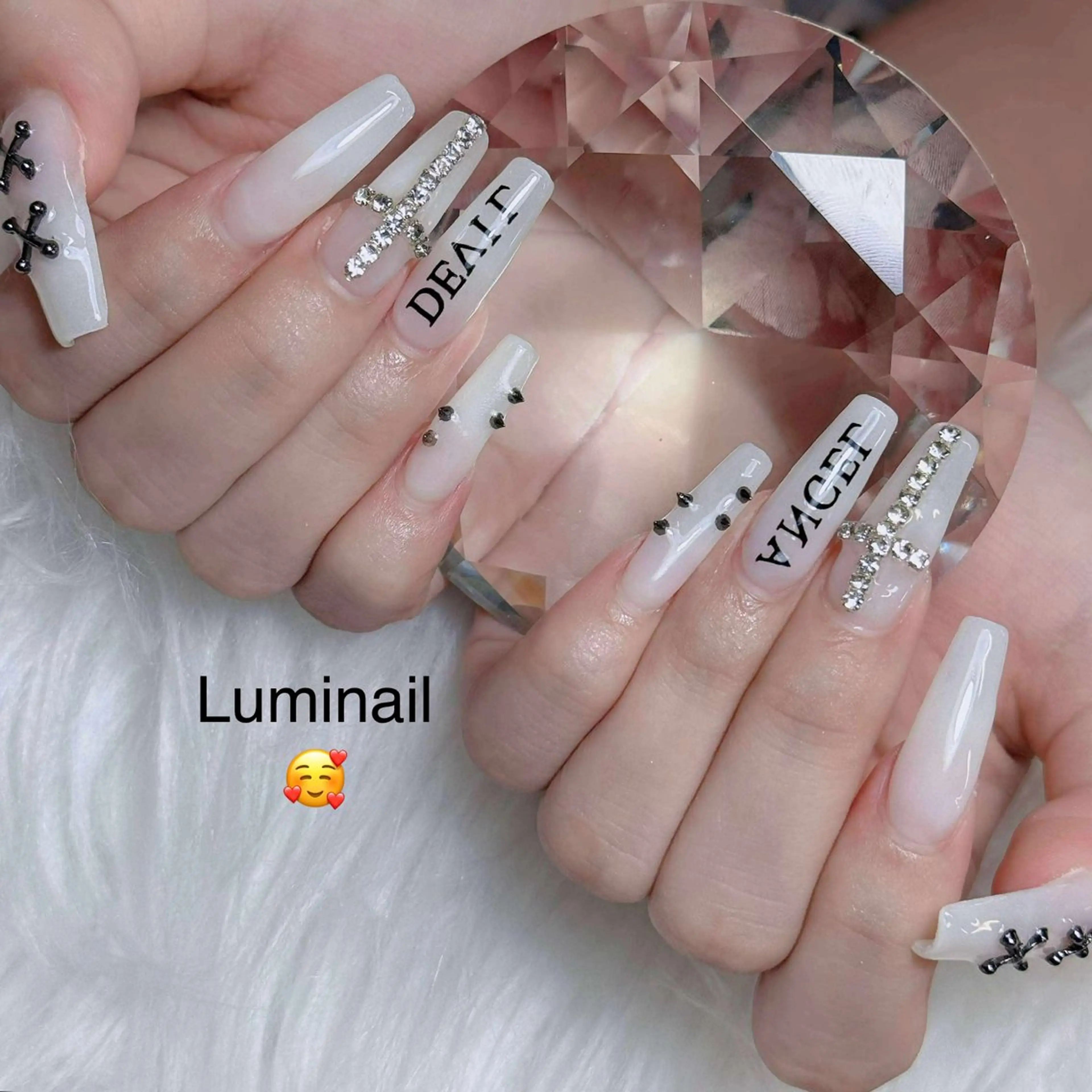 ネイル アニマル柄 オーロラネイル チークネイル 長さ出し フットネイル ハンドネイル Lumi Nail 新大久保3‘のネイルデザイン