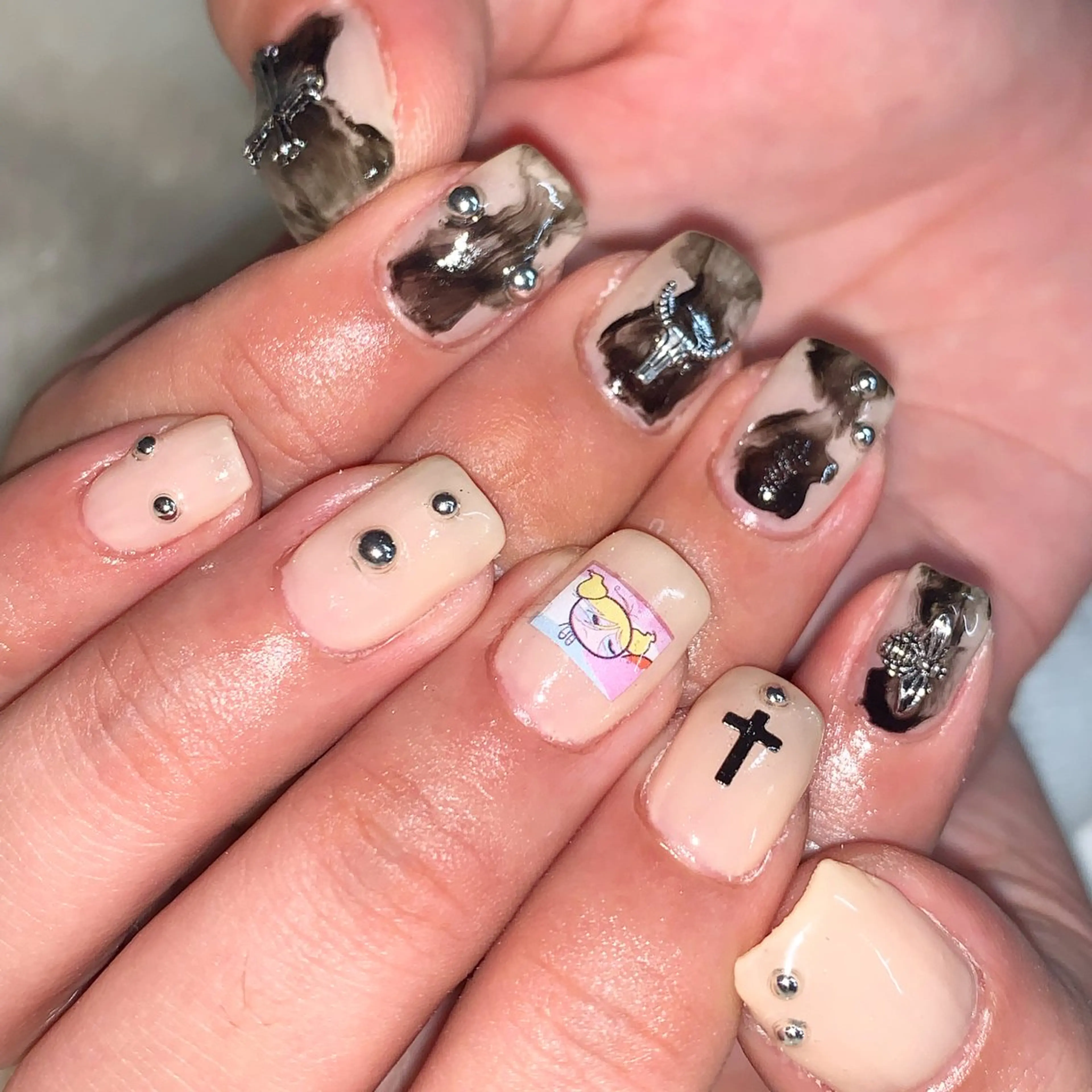 ネイル ハンドネイル NES NAIL所属・さゆり￤推しキャラ ￤ロングネイル🩷のネイルデザイン