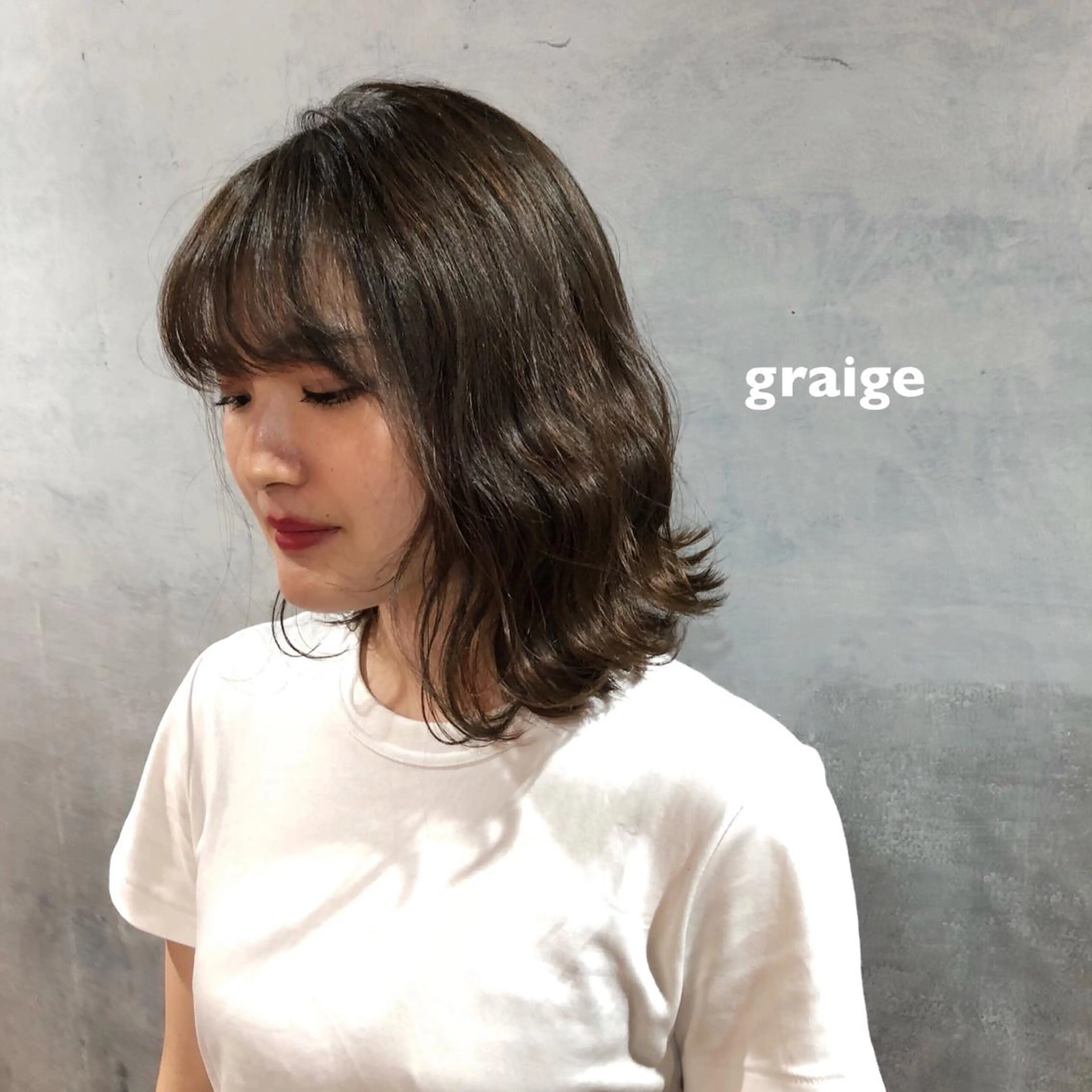 ミディアム カラー グレージュ カット トリートメント ツキノキ ミナのヘアスタイル