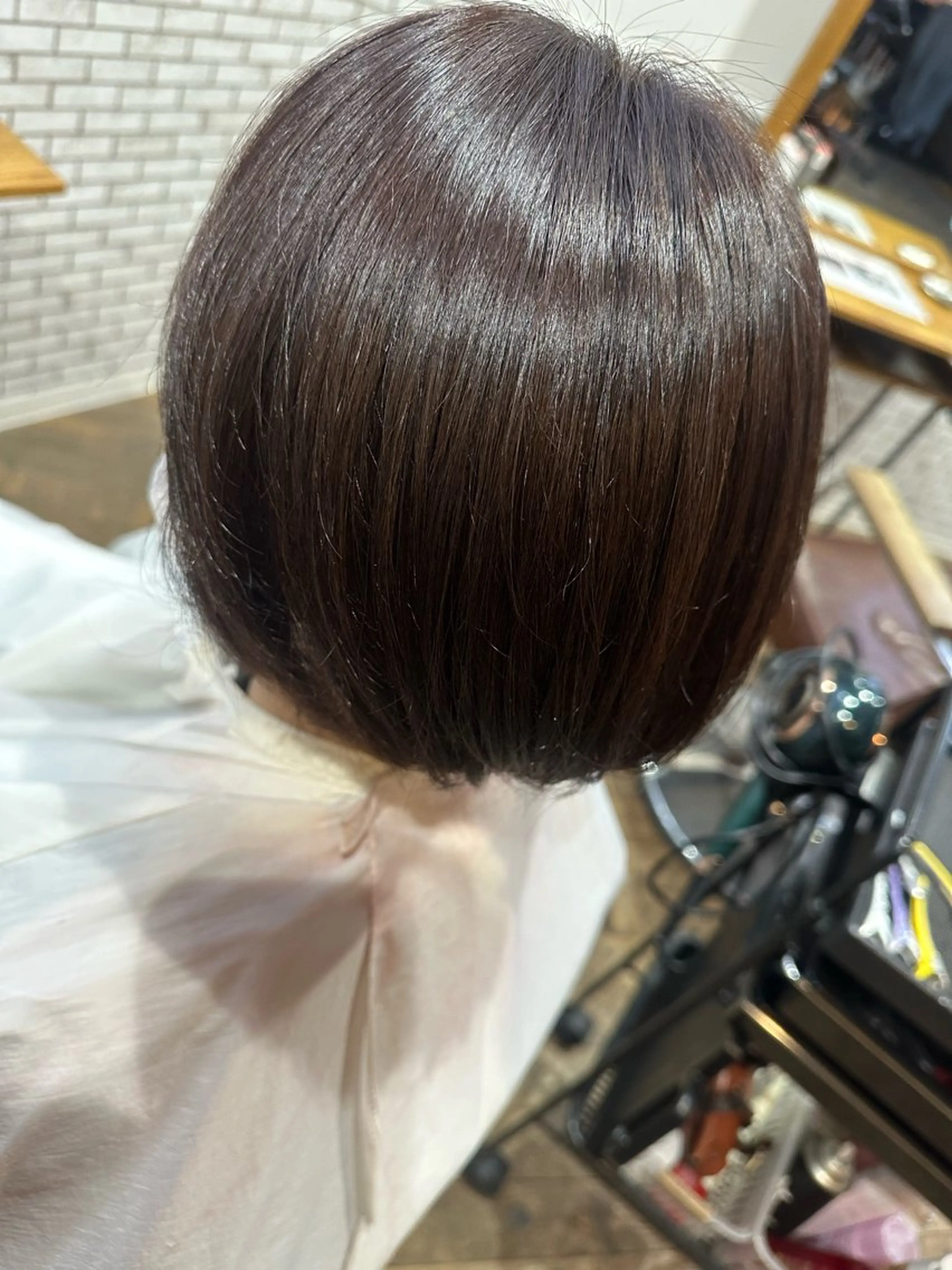 ショート ヘアカラー 半田 知穂のヘアスタイル