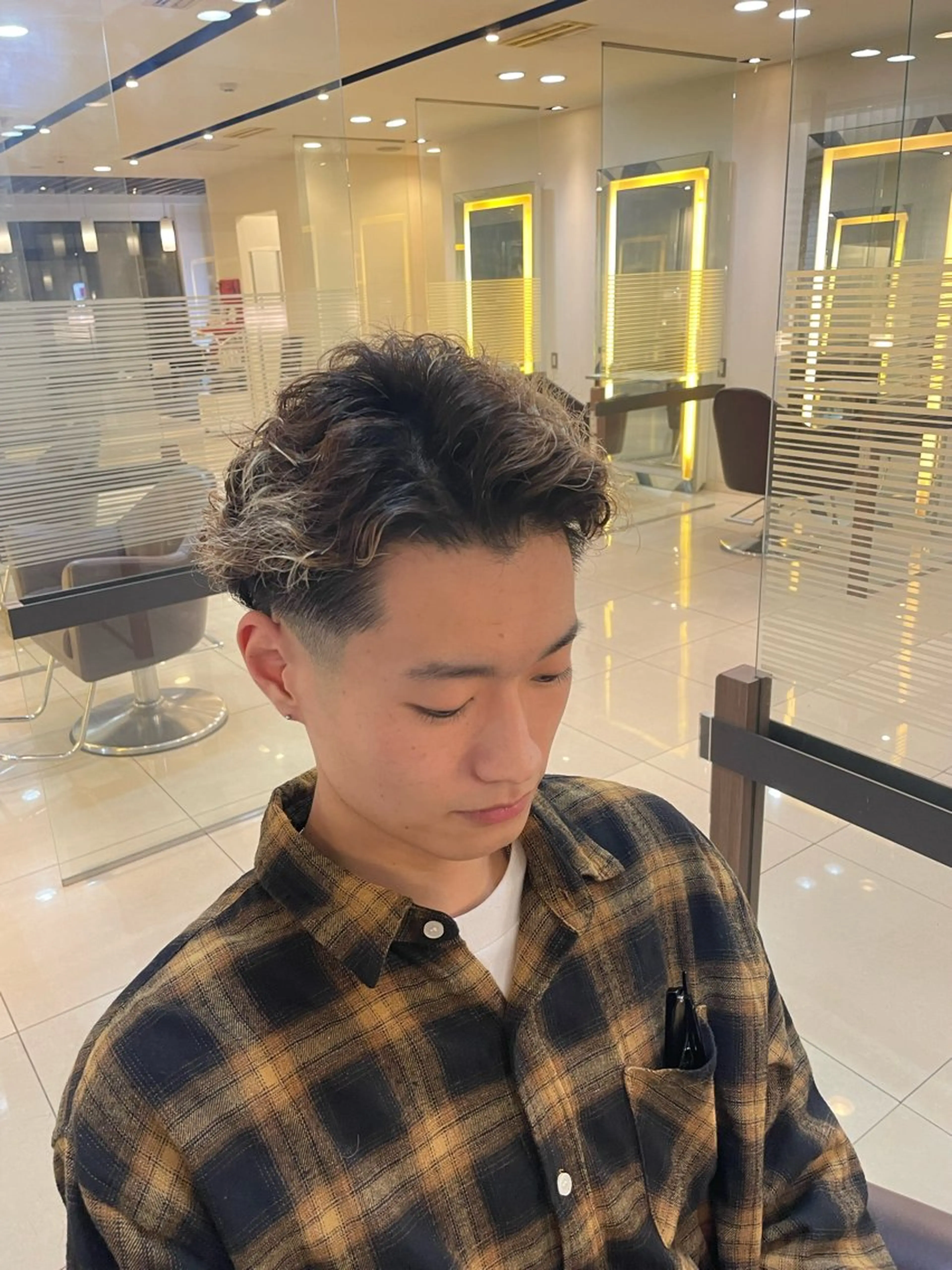 パーマ メンズ 辻野 光希のヘアスタイル