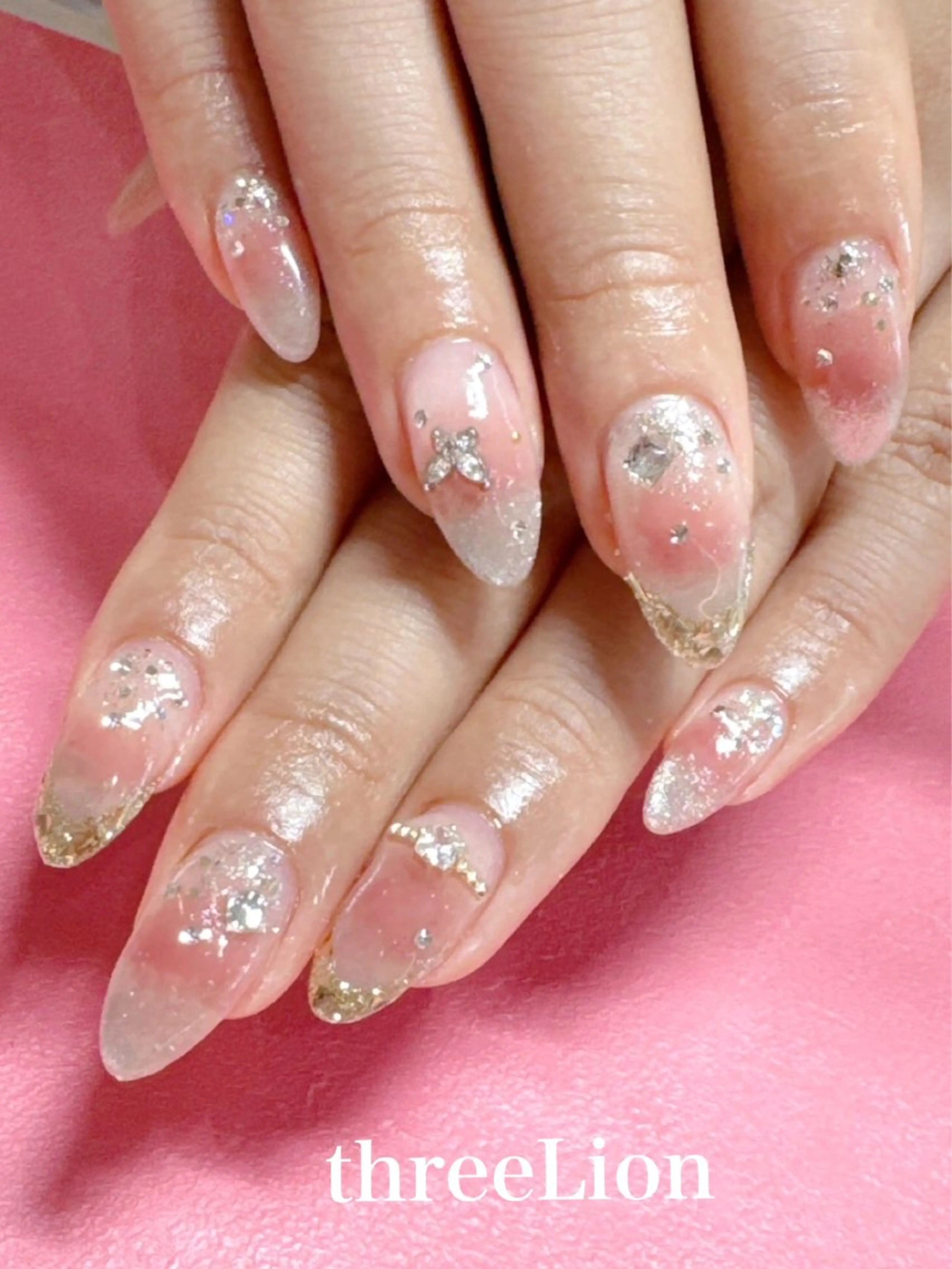 ネイル チークネイル フレンチネイル ガラスフレンチ シンプルネイル 春ネイル ハンドネイル threeLion ネイル&アイラッシュサロン所属・threeLion ネイル&アイラッシュのネイルデザイン