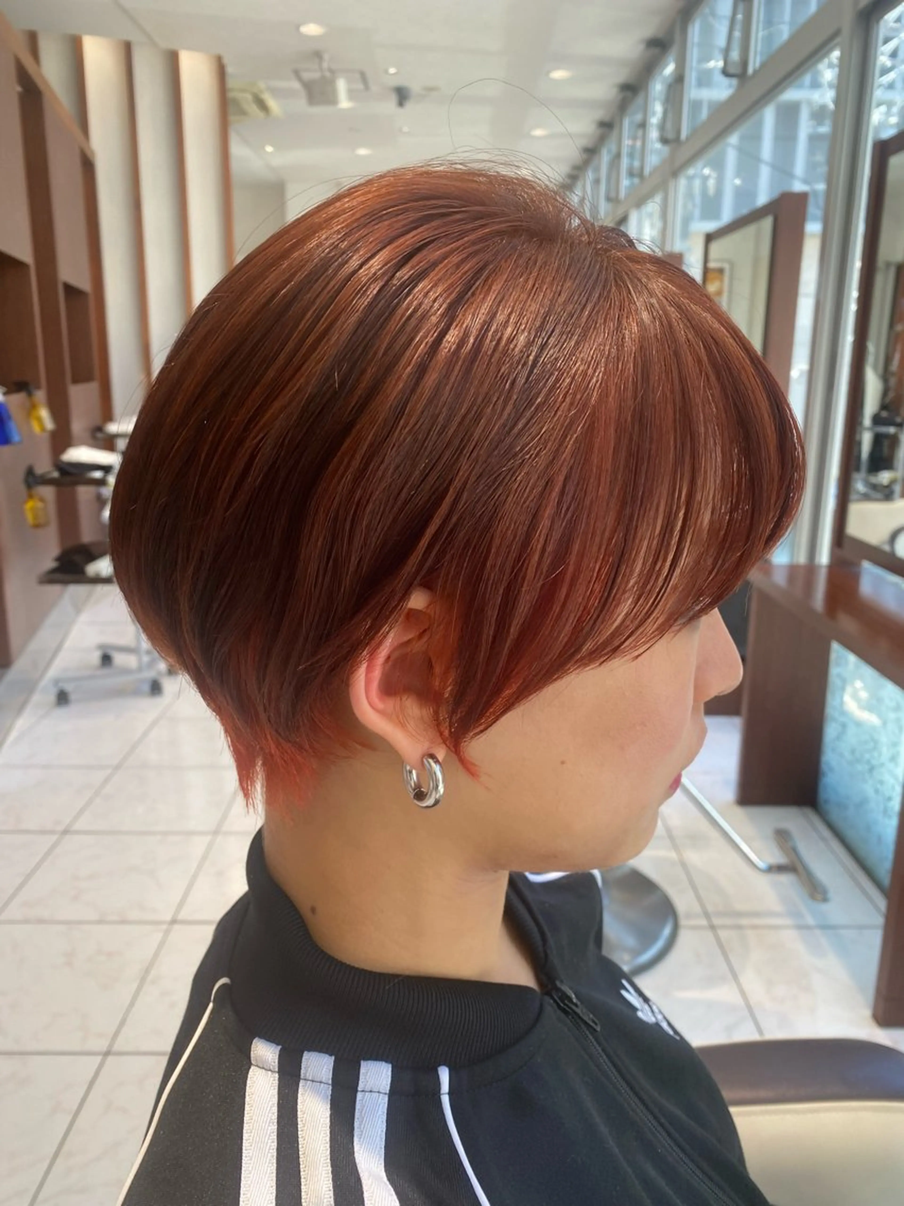 ショート カット ヘアカラー 中谷 明日香のヘアスタイル