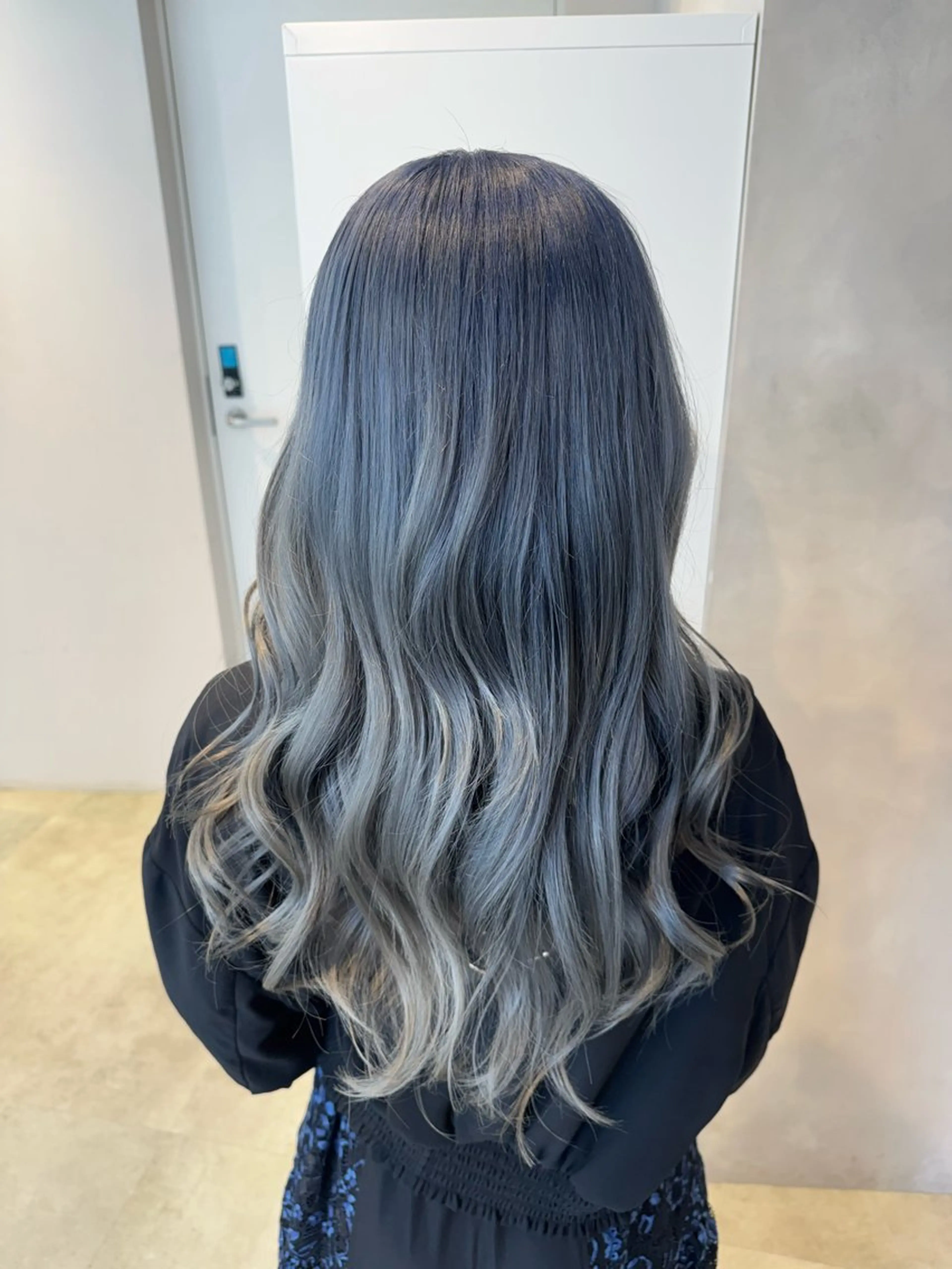 カラー ブルーカラー ブルーグレー 透明感カラー✨艶髪 制作🌱山根あゆみのヘアスタイル