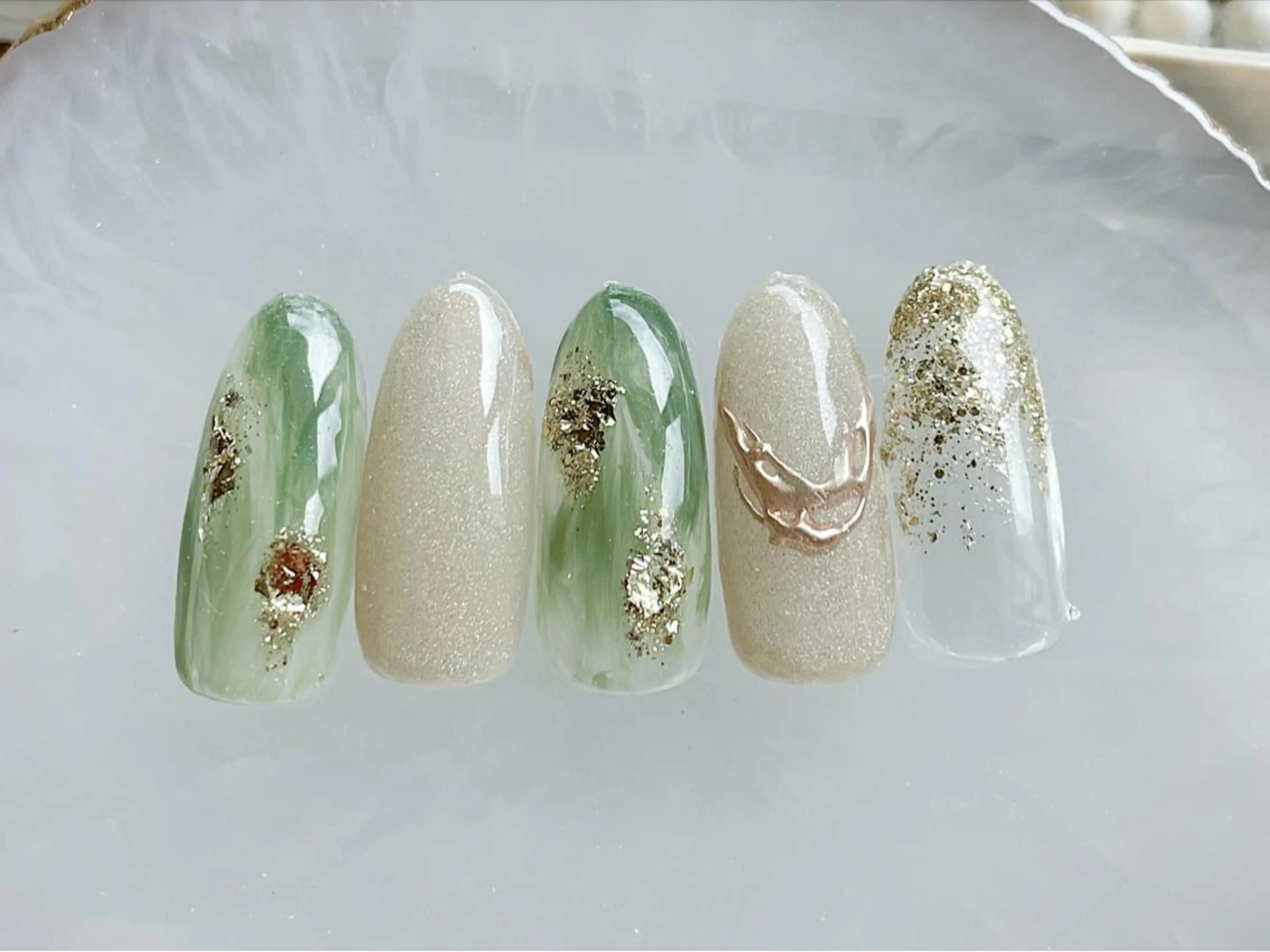 ネイル ジェルネイル キラキラネイル ミラーネイル ニュアンスネイル パラジェル ハンドネイル Satomi  のネイルデザイン