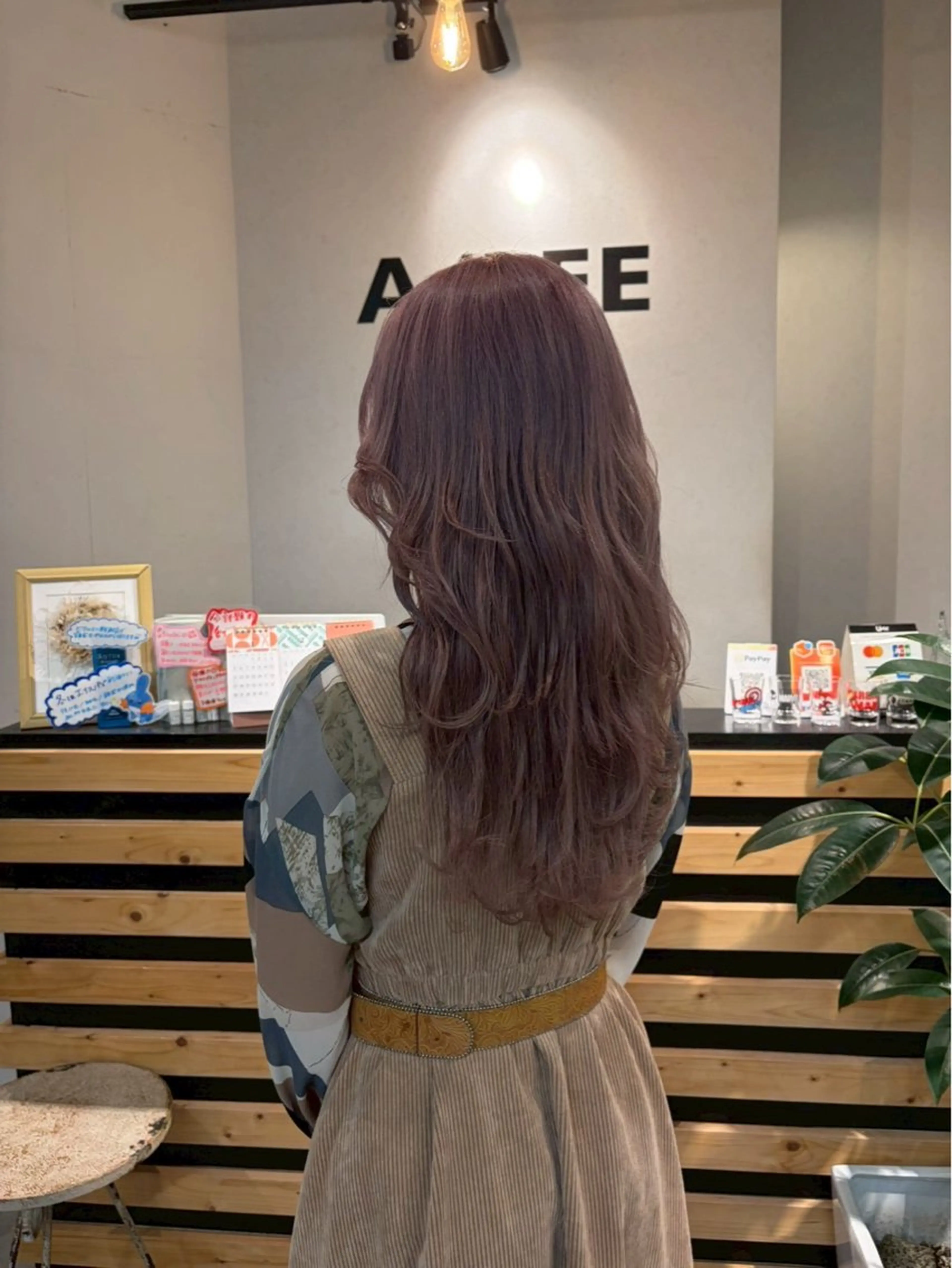 ロング ヘアカラー 中田 桃夏のヘアスタイル