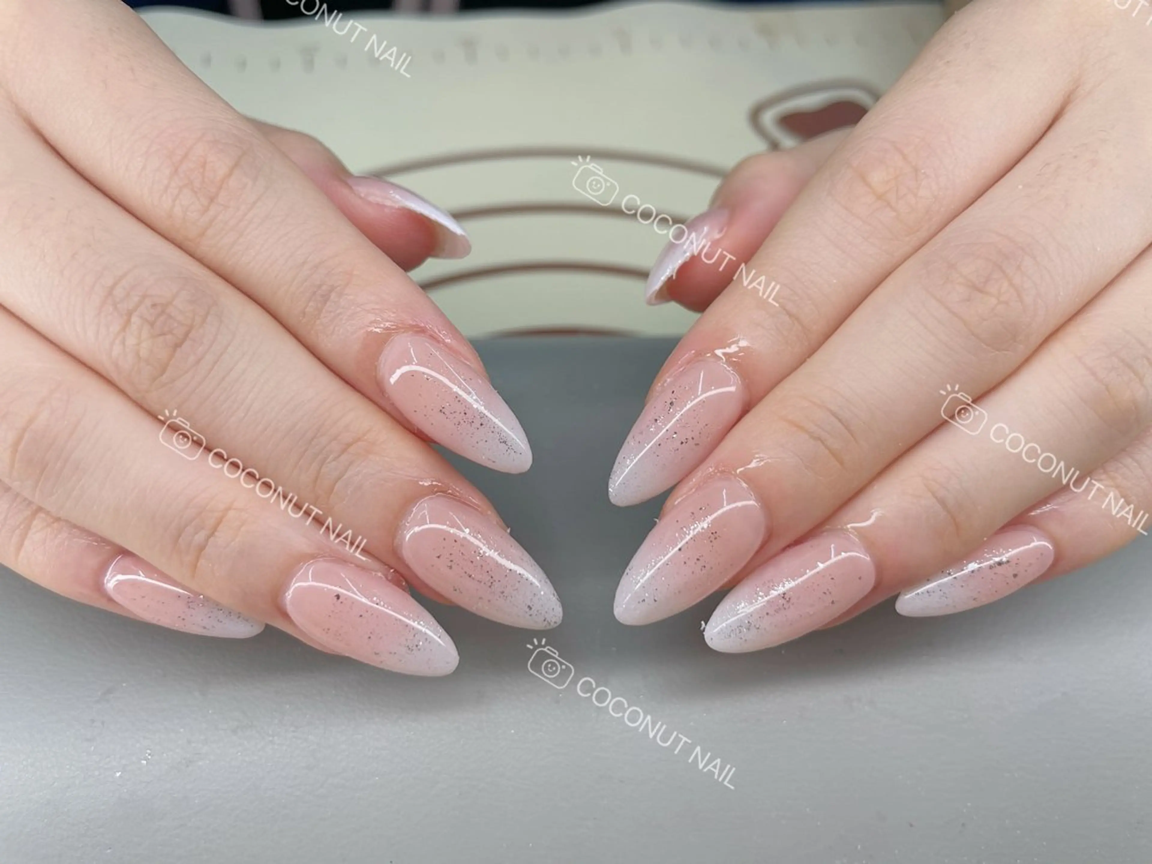 ネイル ラメ(グリッター) ハンドネイル 神田 ココナッツのネイルデザイン