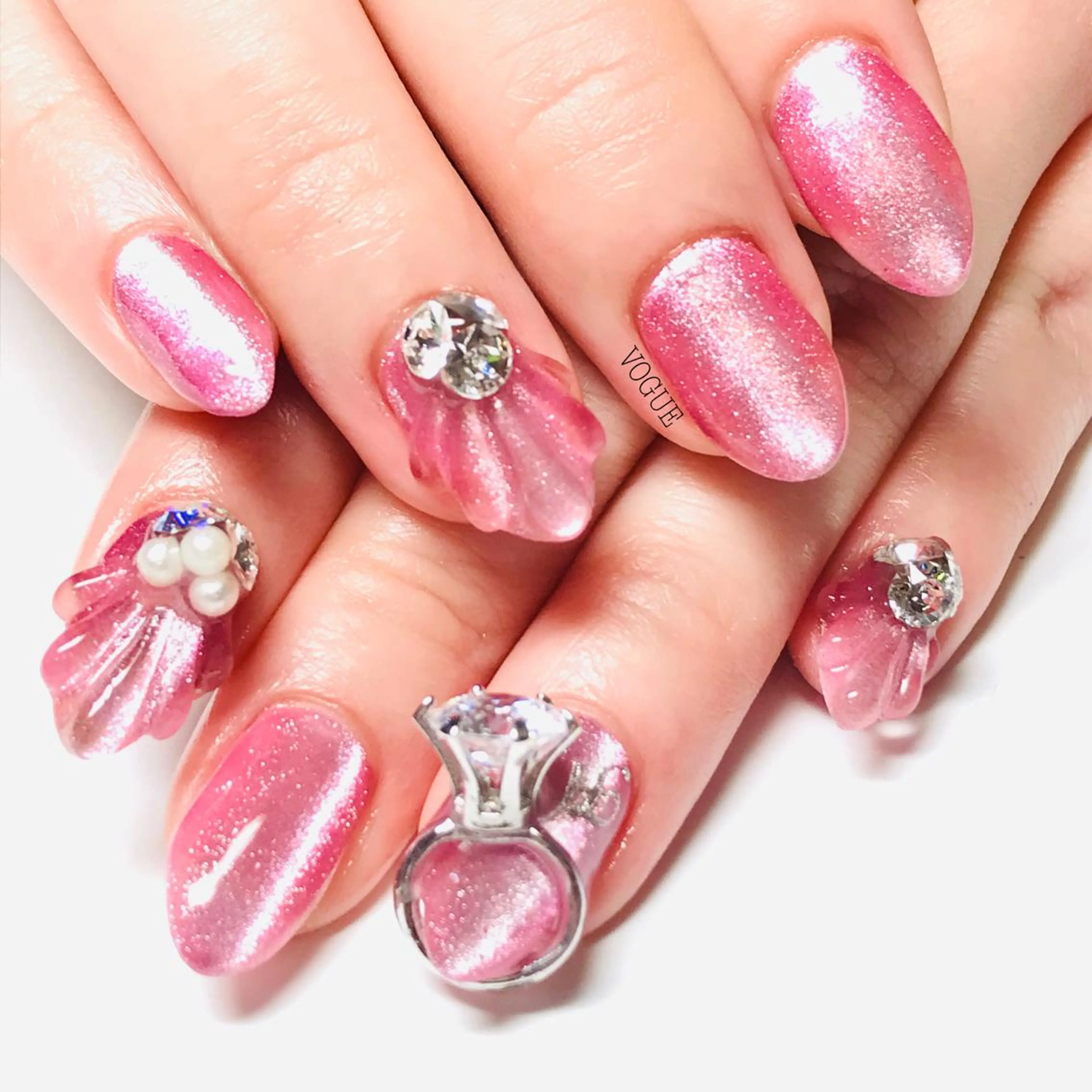 ネイル ハンドネイル VOGUE ×SWANのネイルデザイン