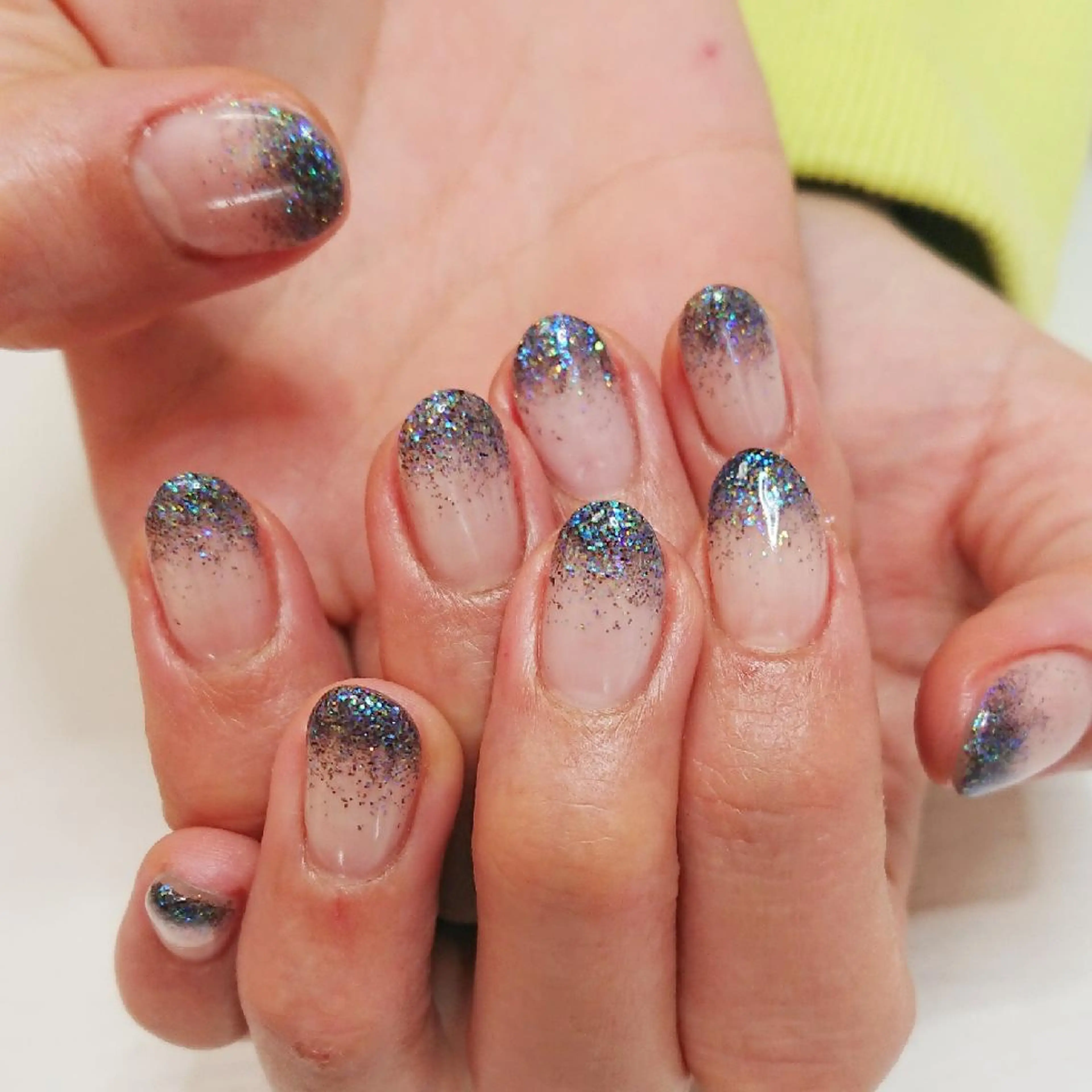 ネイル グラデーション キラキラネイル ラメ(グリッター) ラメグラデーション ハンドネイル Lilith Nailのネイルデザイン