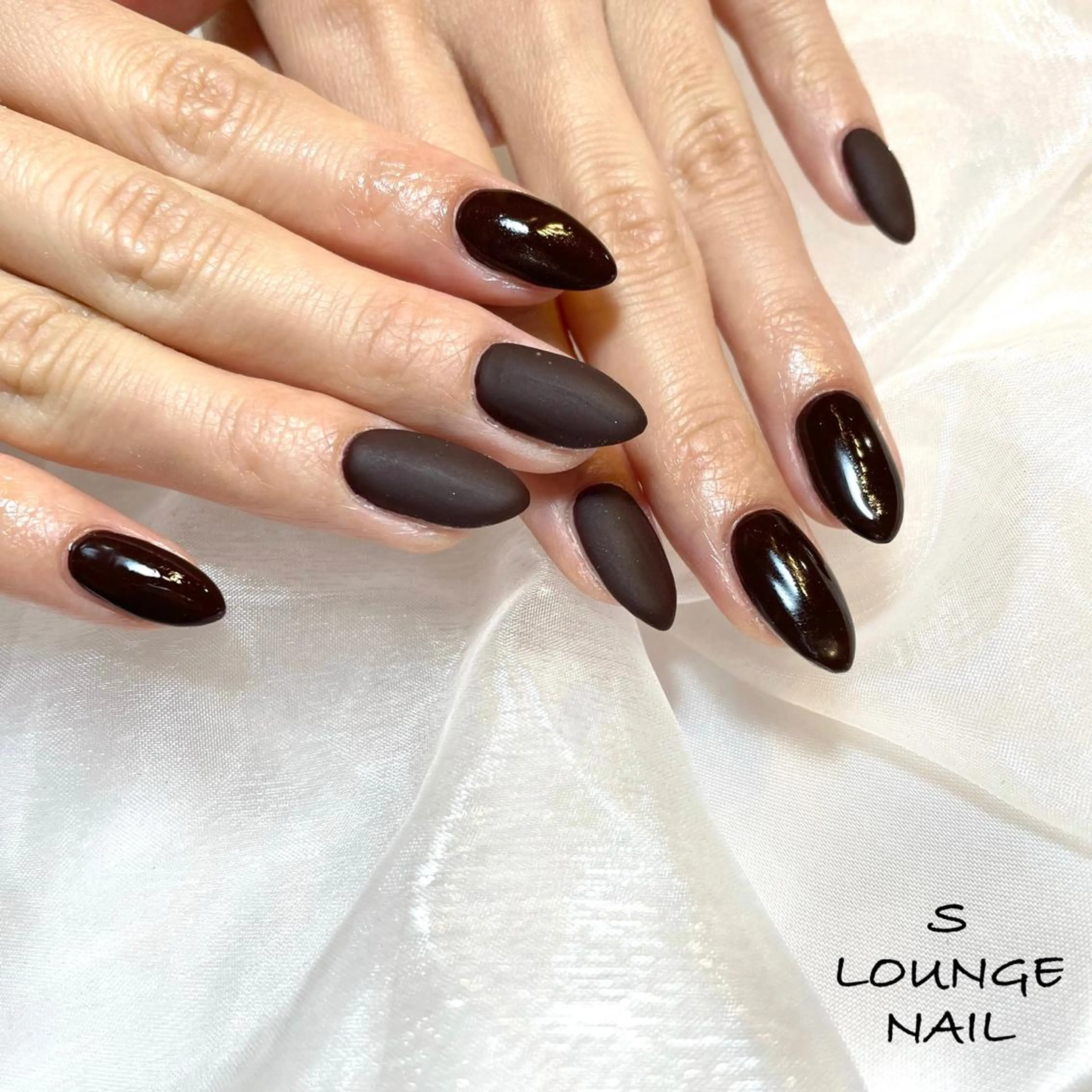 ネイル マットネイル ハンドネイル フットネイル S LOUNGE NAIL所属・パーツたくさん🍓 SUMIのネイルデザイン