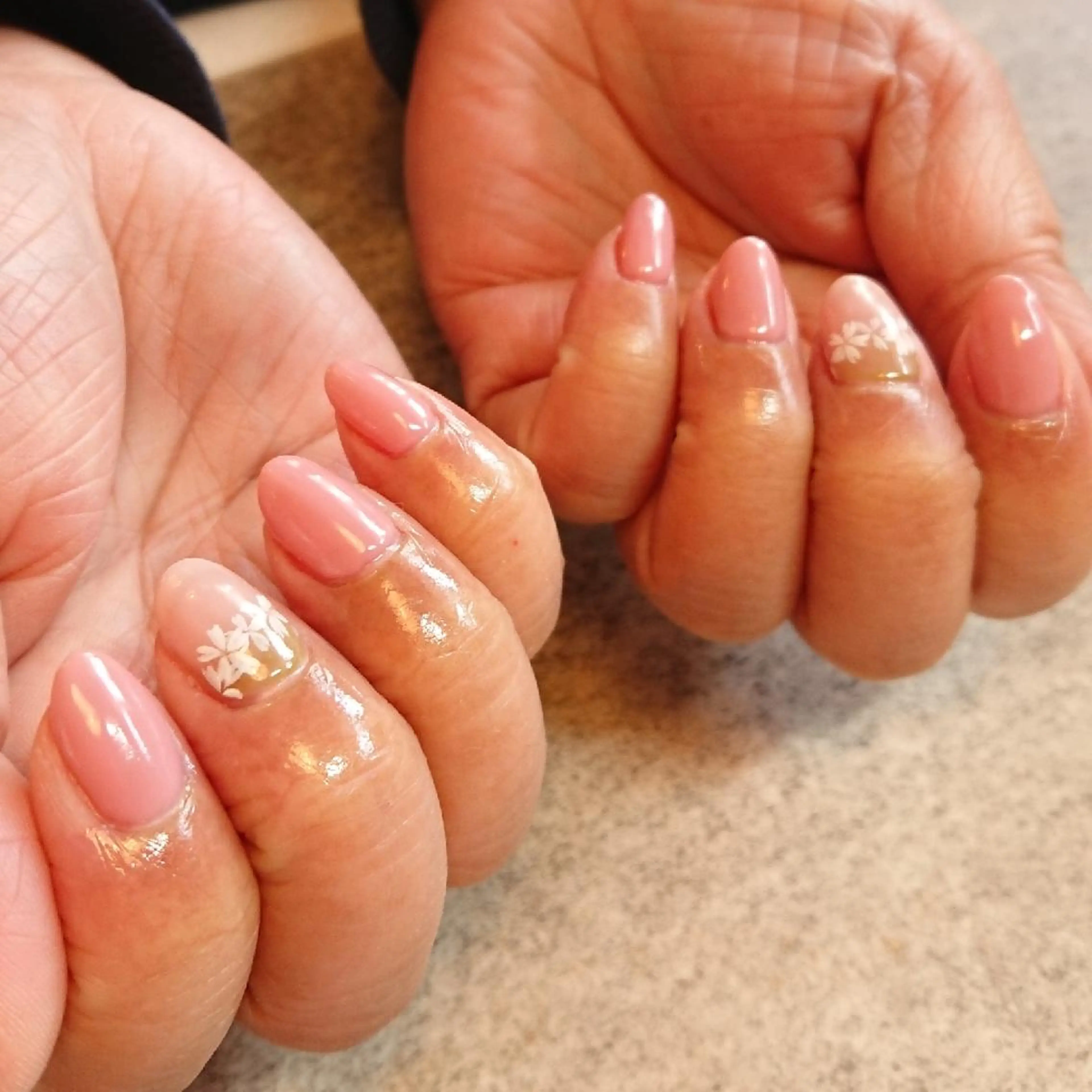 ネイル 桜ネイル ジェヌインネイル 河内のネイルデザイン