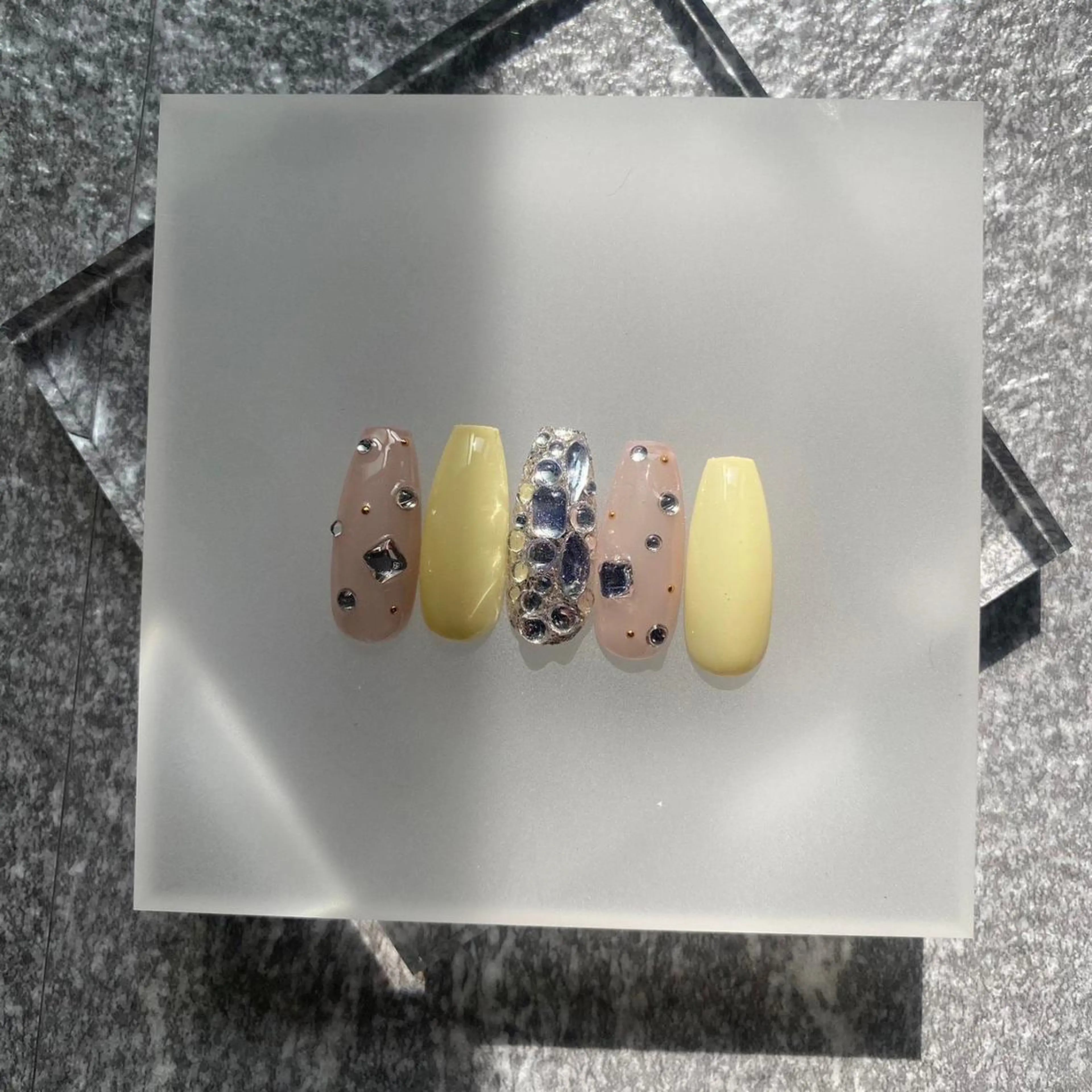 ネイル REINA W【今福鶴見店】のネイルデザイン