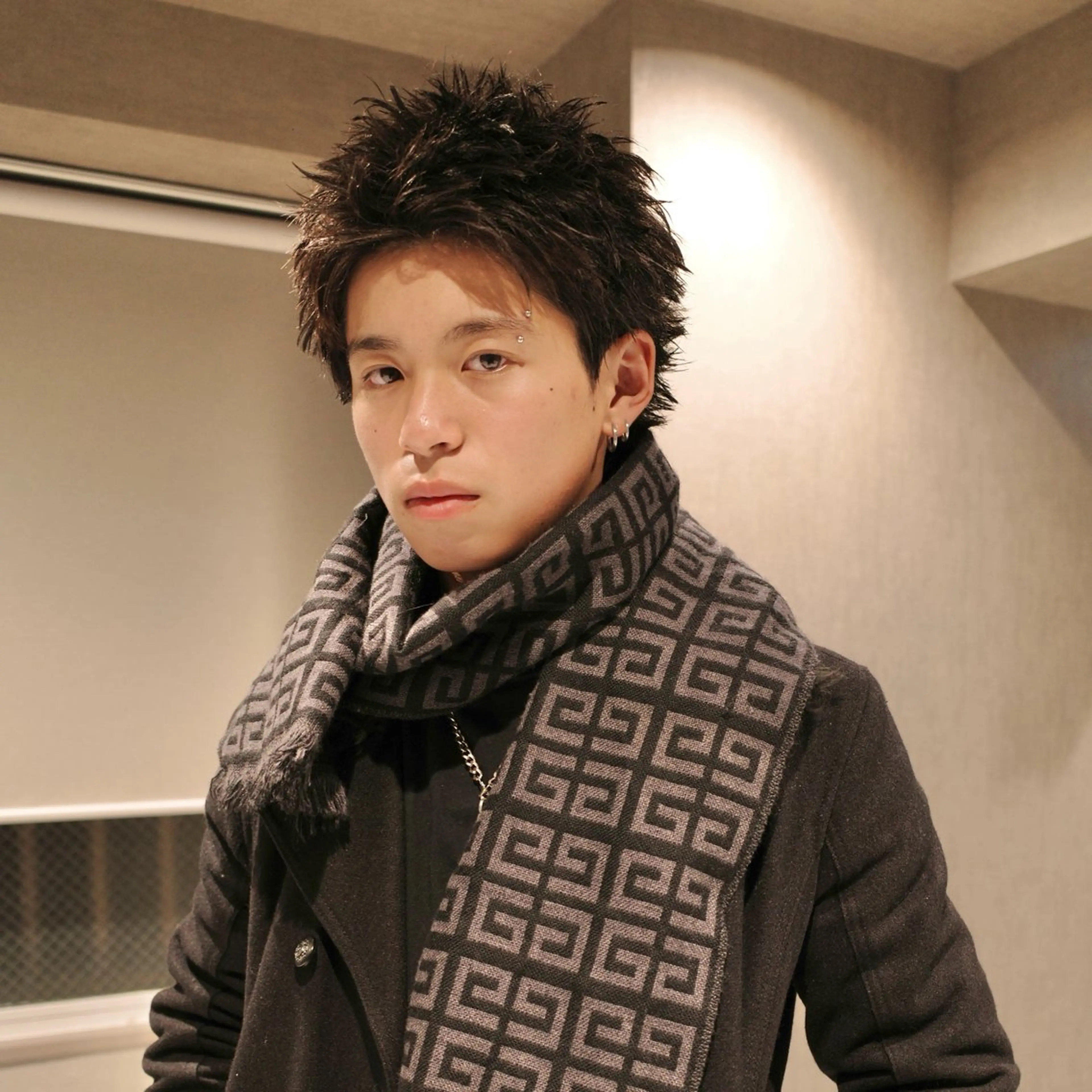 メンズ スパイキーショート カット ヨシカワ タツキのヘアスタイル