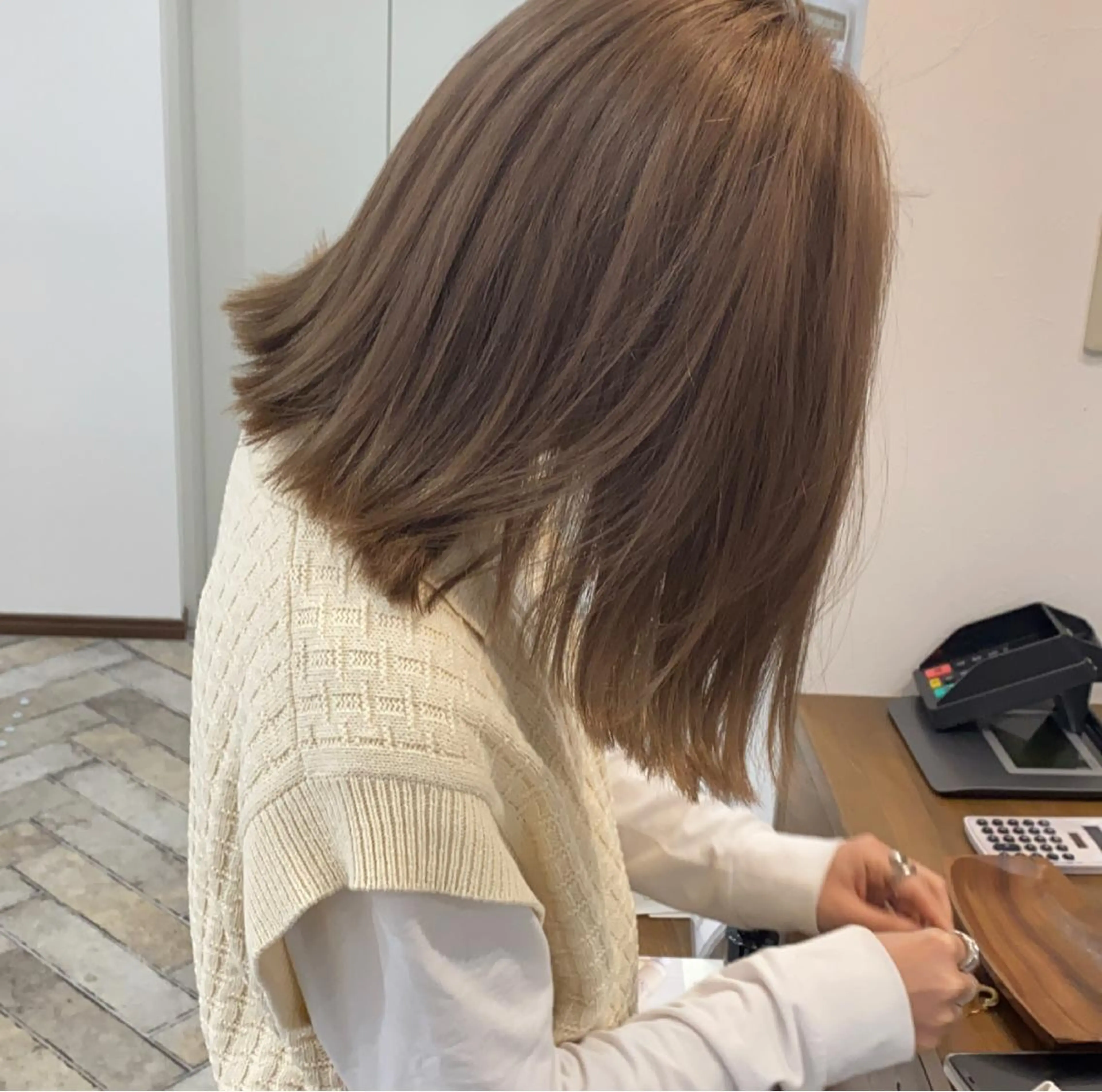 ミディアム カラー パーマ ヘアアレンジ メンズ キッズ ネイル マツエク・マツパ ヘアカラー ハイライト、レイヤー カット/西梅田/中西のヘアスタイル