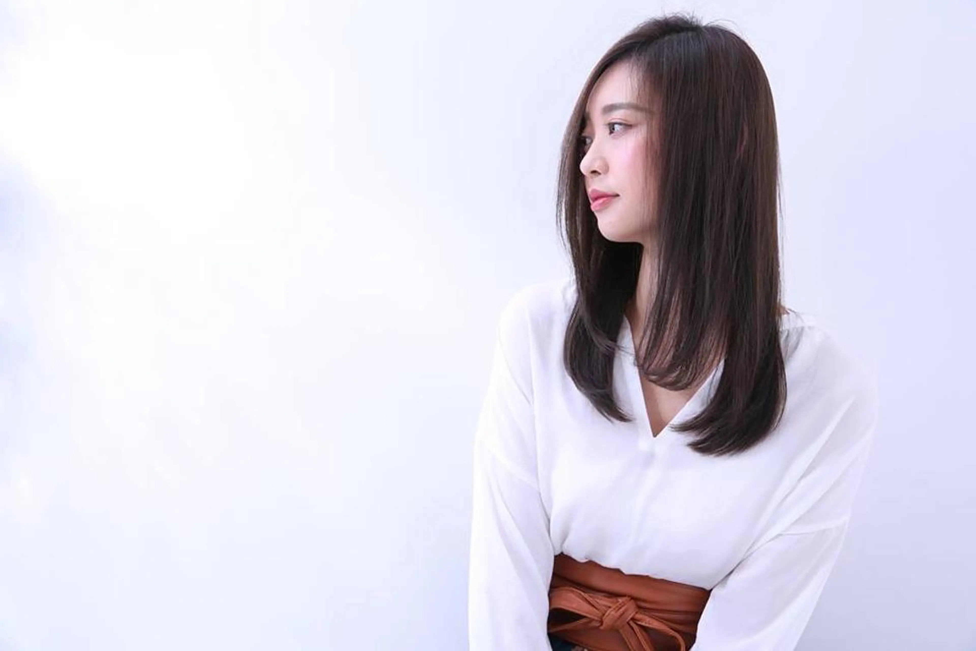 セミロング ブリーチなしダブル/ レイヤーカット 小棹のヘアスタイル