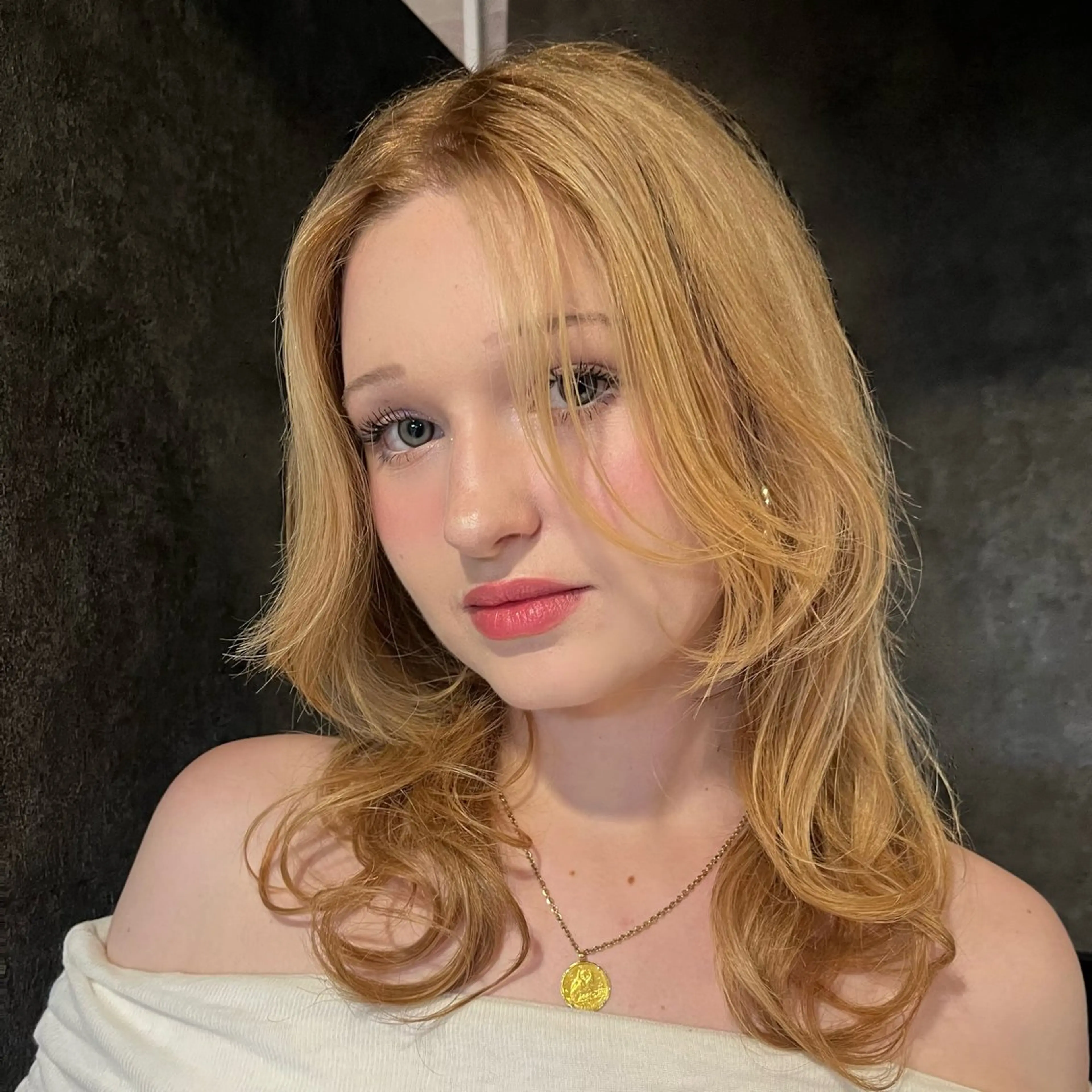 セミロング くびれヘア 顔周りカット 髪質改善 韓国風ヘア レイヤーカット 透明感艶カラー💖 kotomiのヘアスタイル