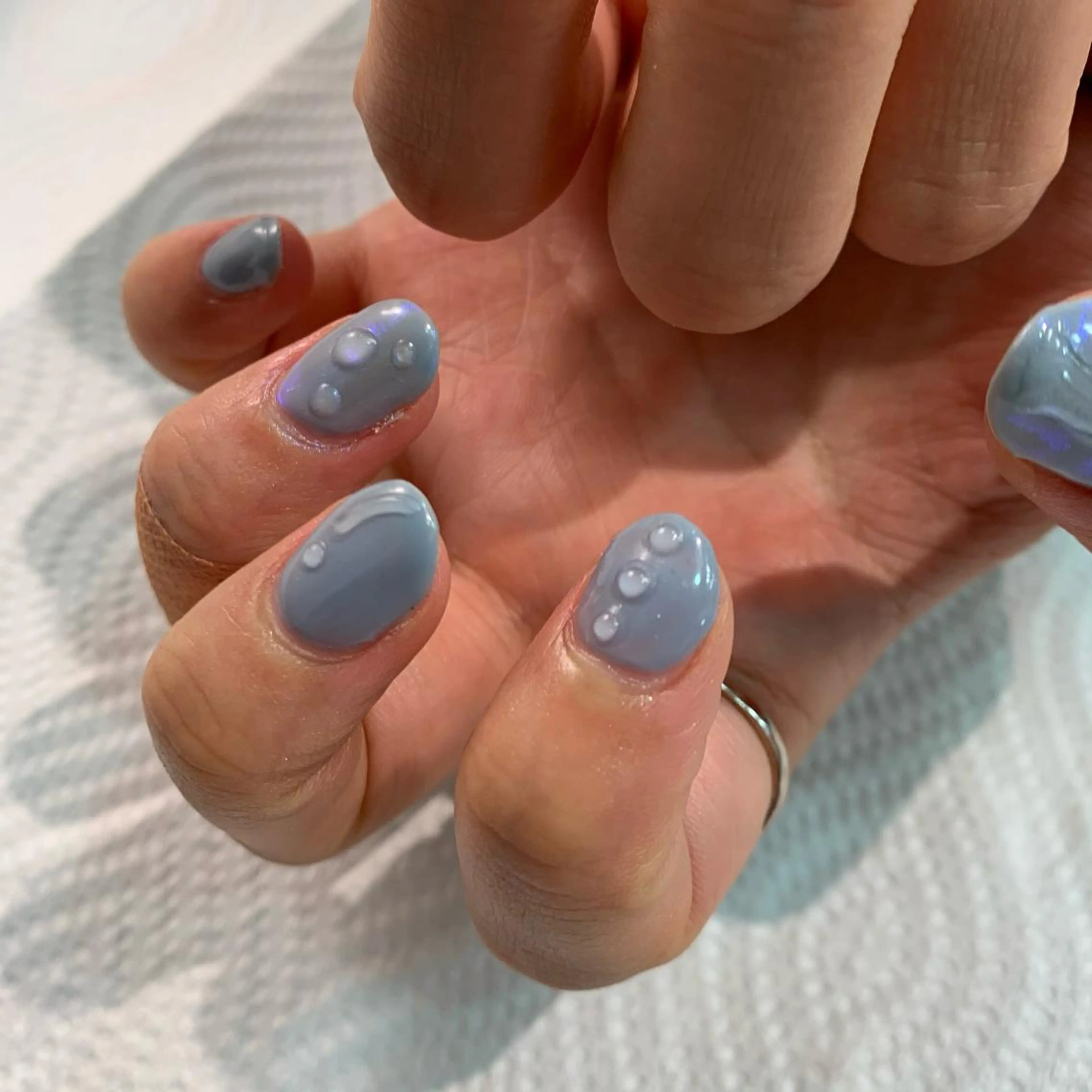 ネイル オーロラネイル ウスイマイコ カット/ケアカラーのヘアスタイル