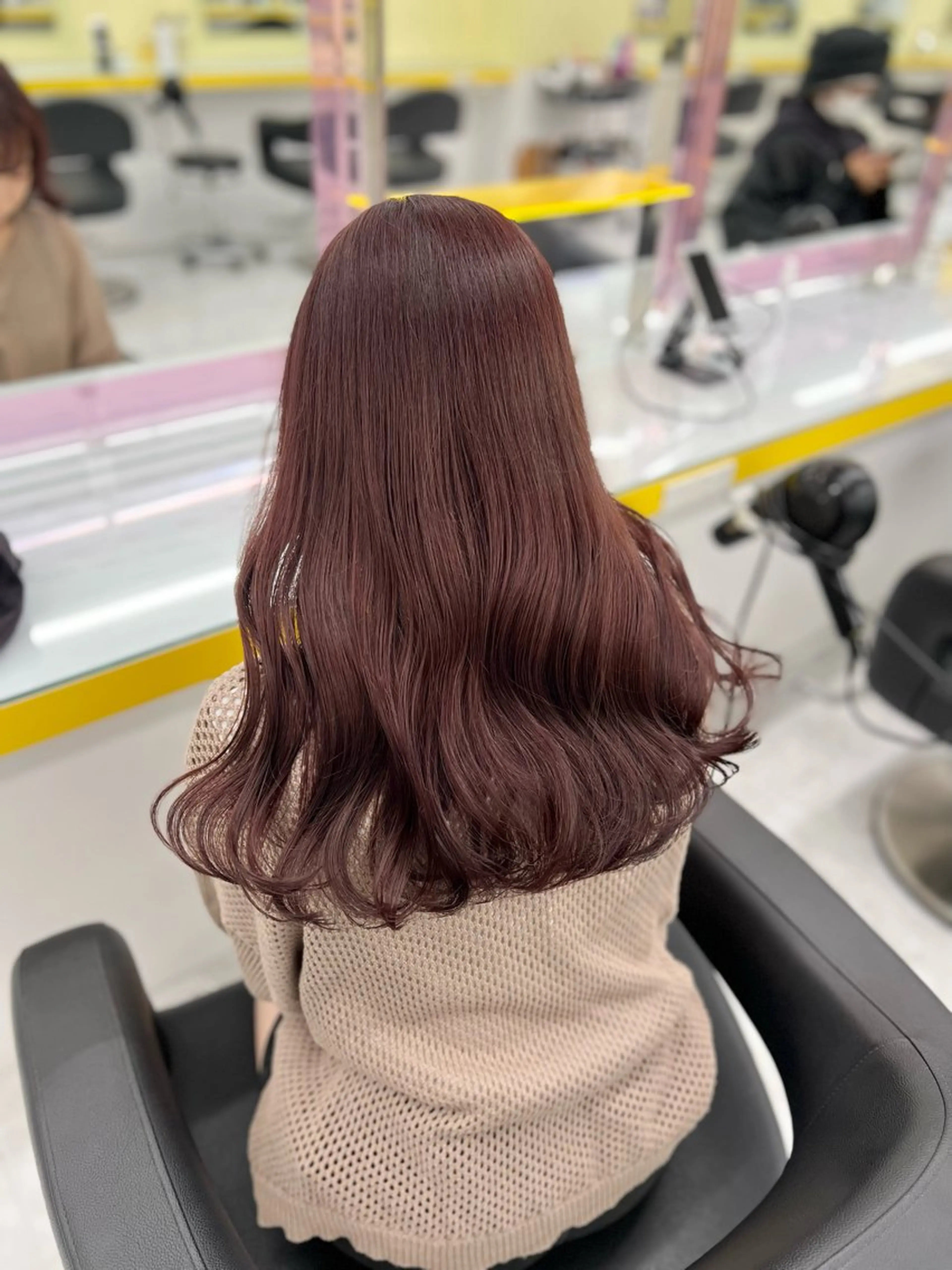 ロング カラー ベージュカラー ブリーチ ボルドーカラー ブラウンカラー カシス ヘアカラー トリートメント 韓流トレンドヘア 🎀RINAKO🎀のヘアスタイル