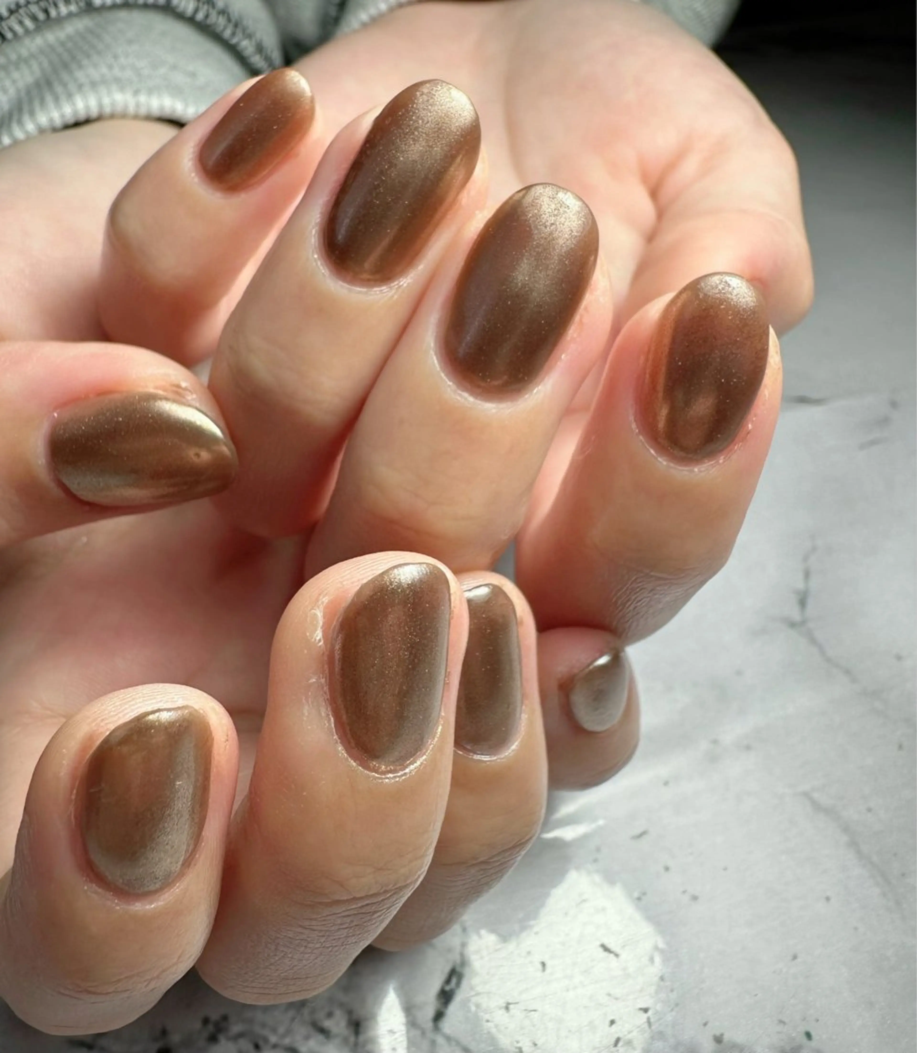 ネイル ミラーネイル 新山 聖のネイルデザイン