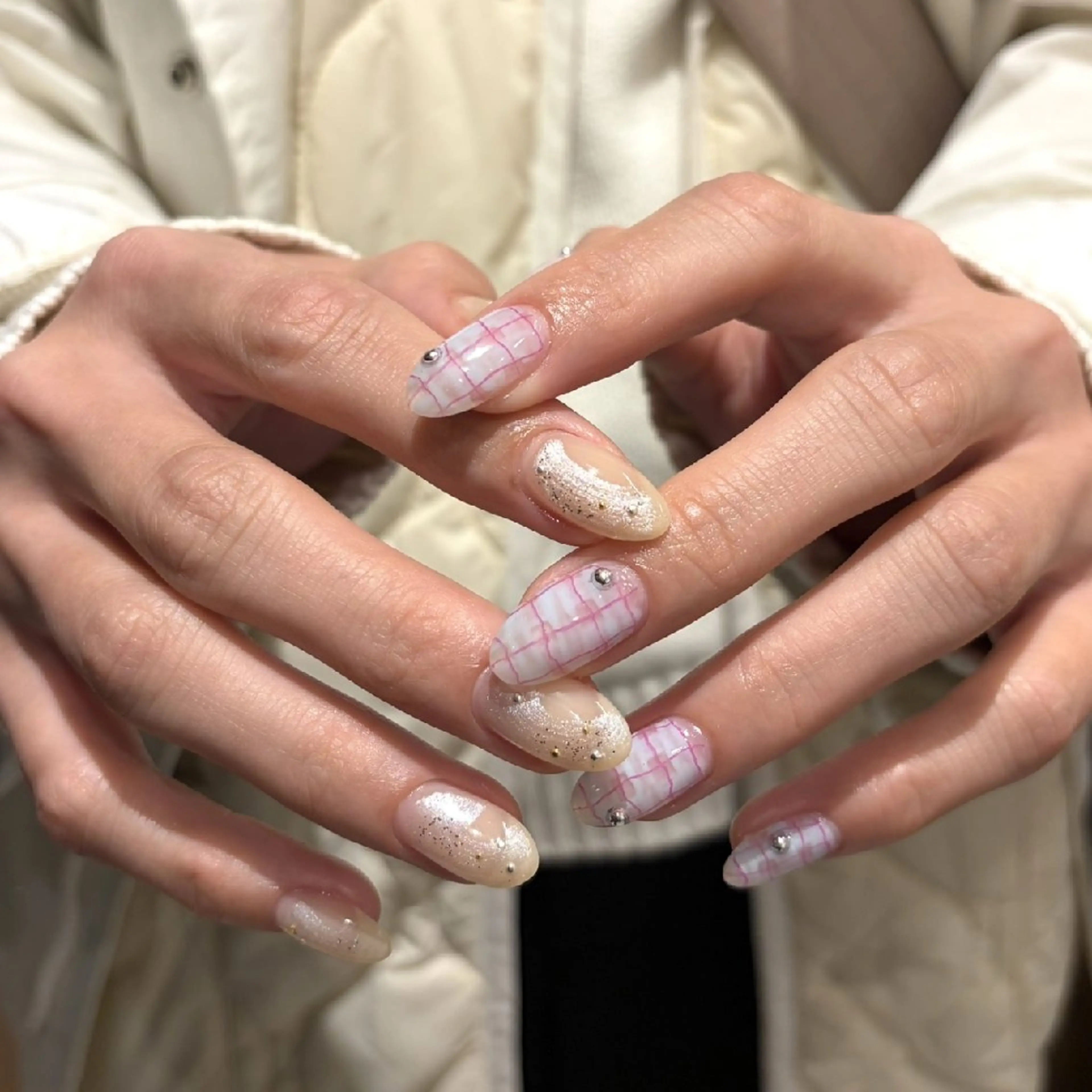 ミディアム . ウニョンのネイルデザイン