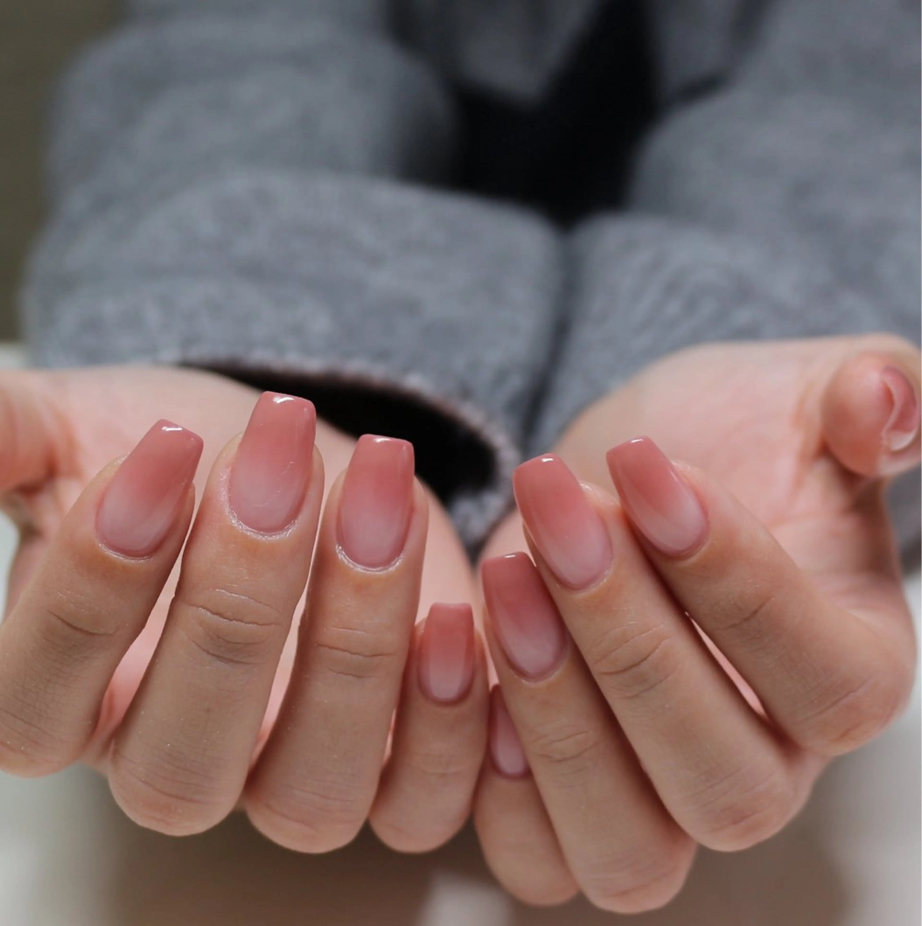 ネイル グラデーション オフィスネイル ピンク シンプルネイル ハンドネイル Baku Nailsのネイルデザイン