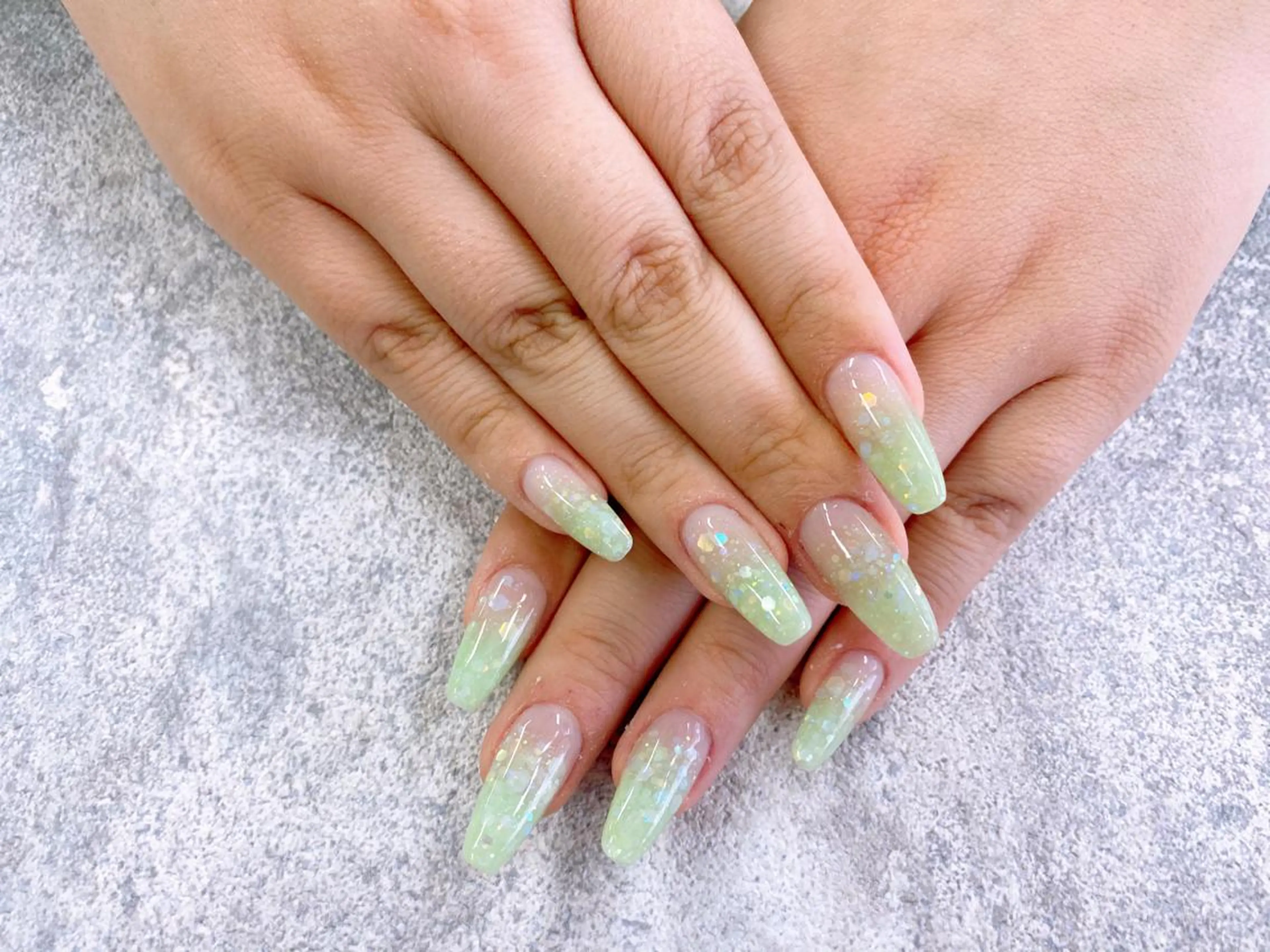 ネイル グラデーション ラメ(グリッター) ラメグラデーション スカルプネイル nail &eye    ADDICT OHORI所属・addict 練習中のネイルデザイン