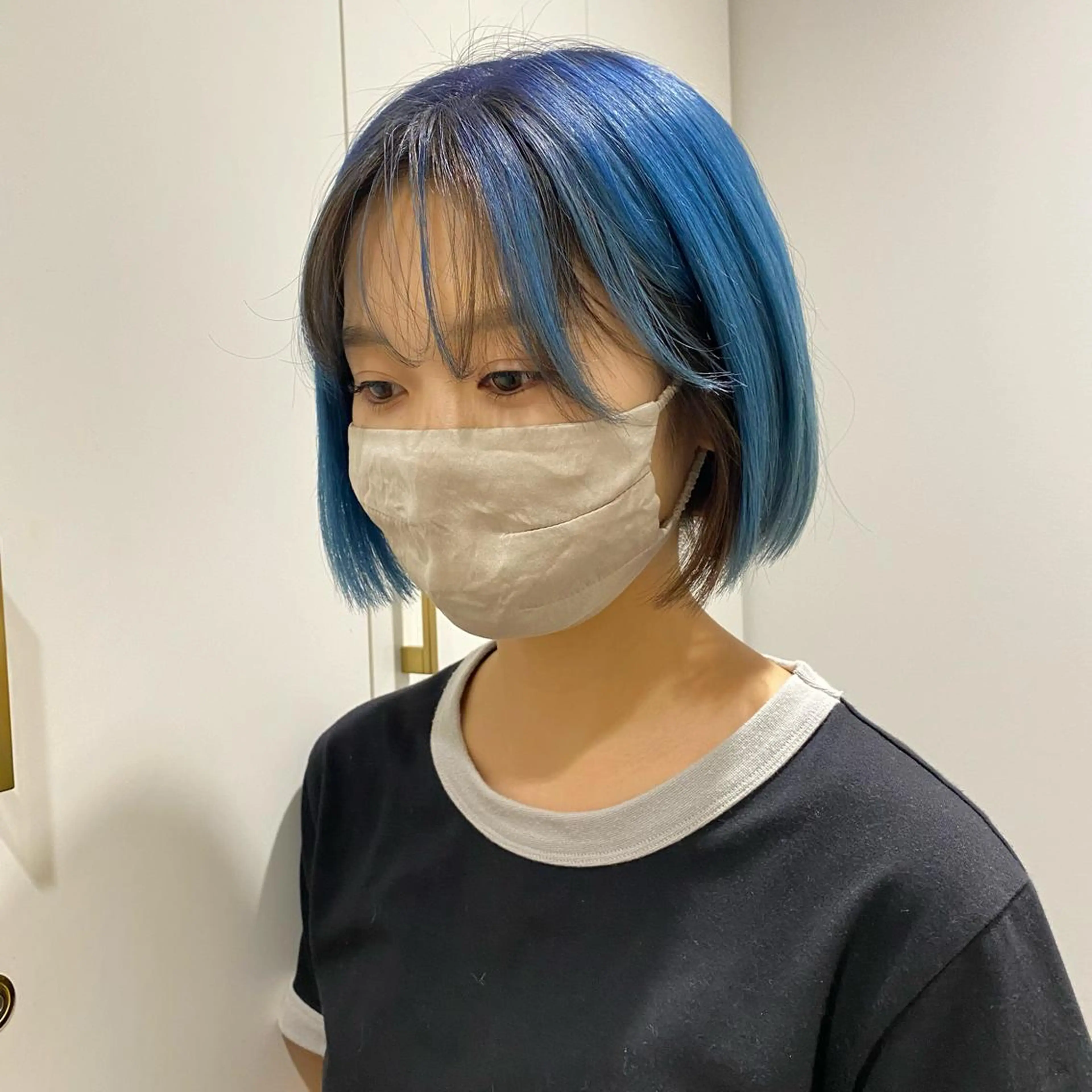 カラー ブルーカラー 増井 彩乃のヘアスタイル