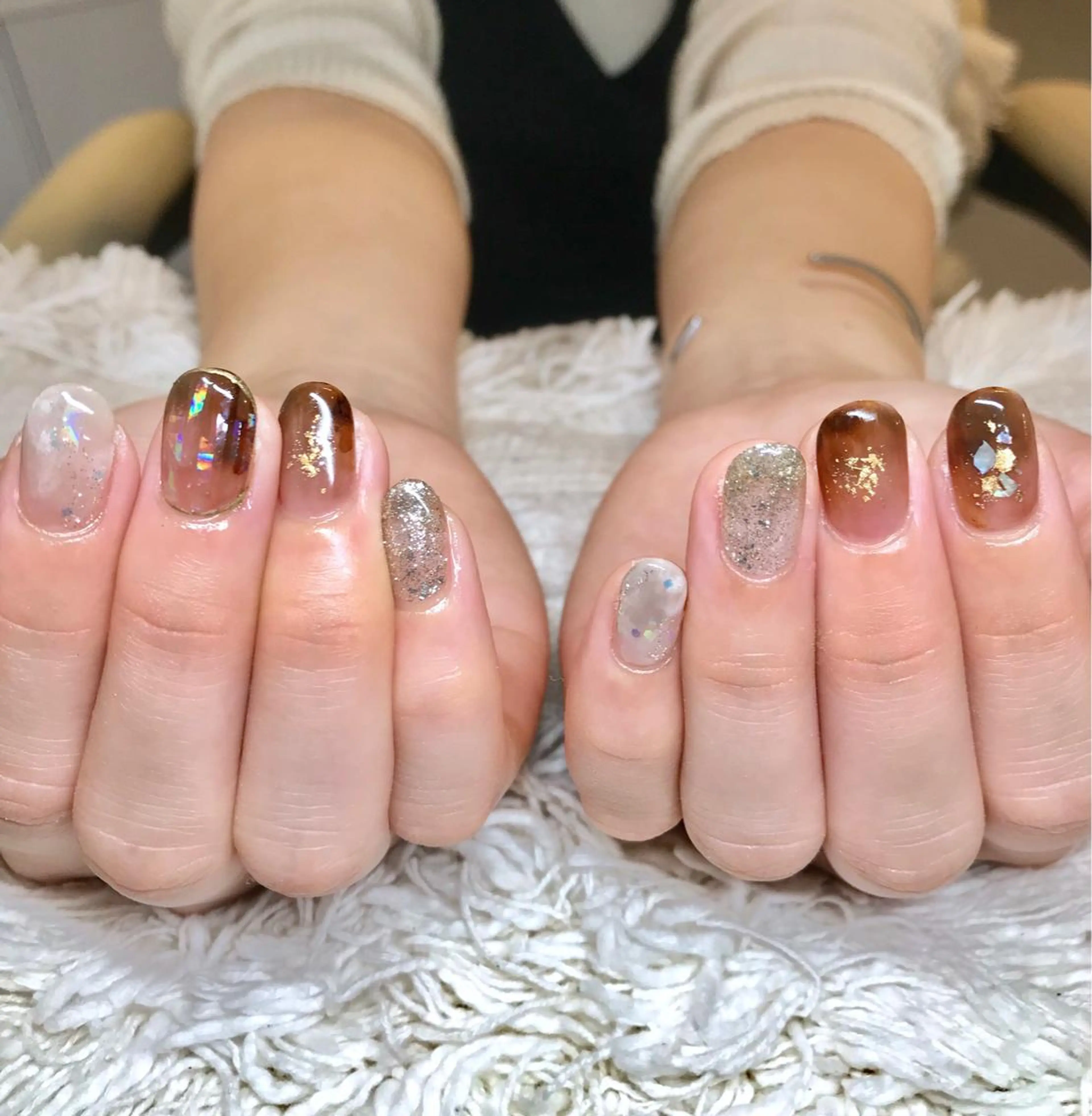 ショート カラー パーマ ヘアアレンジ ネイル マツエク・マツパ ブラウンカラー カラーマツエク ブラウン ハンドネイル ハンドケア nail&eye Aoのマツエク・マツパデザイン