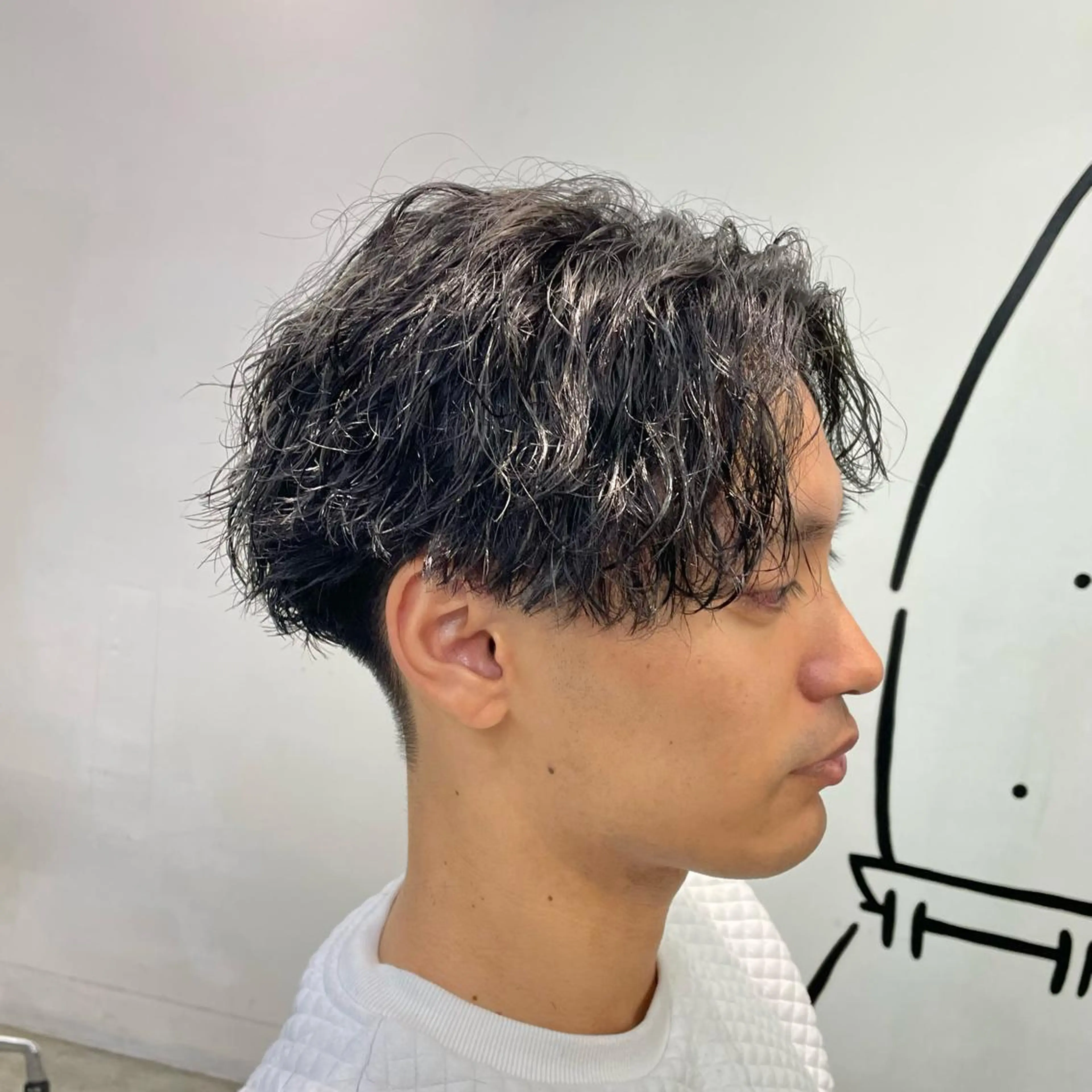 ショート パーマ メンズ センターパート カット パーマ メンズ特化美容師/ 藤戸 椋のヘアスタイル